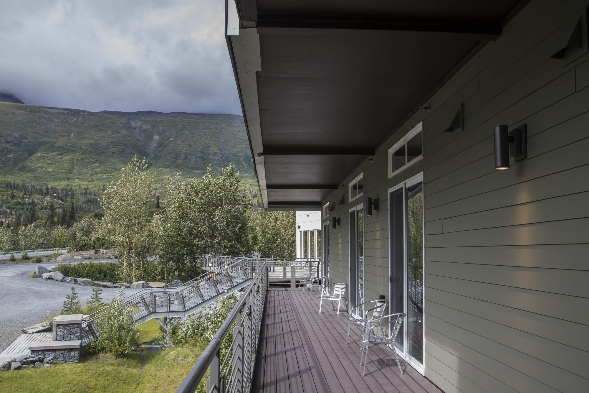 Tsaina Lodge