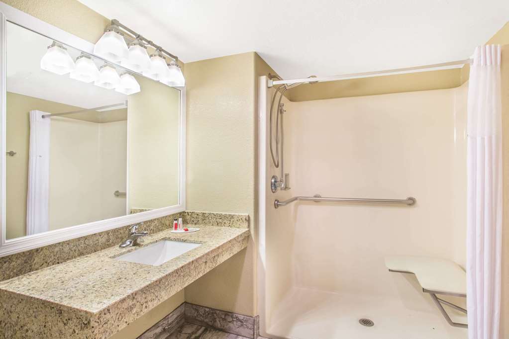 Days Inn by Wyndham Buckeye