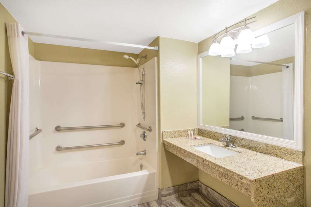 Days Inn by Wyndham Buckeye