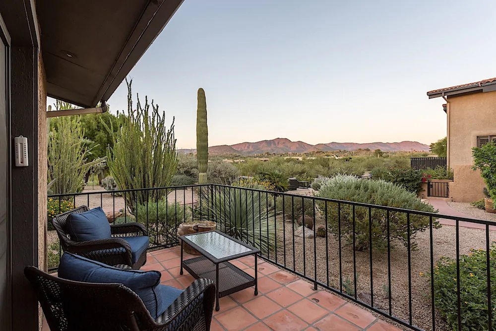 Tranquil Desert Getaway by Casago
