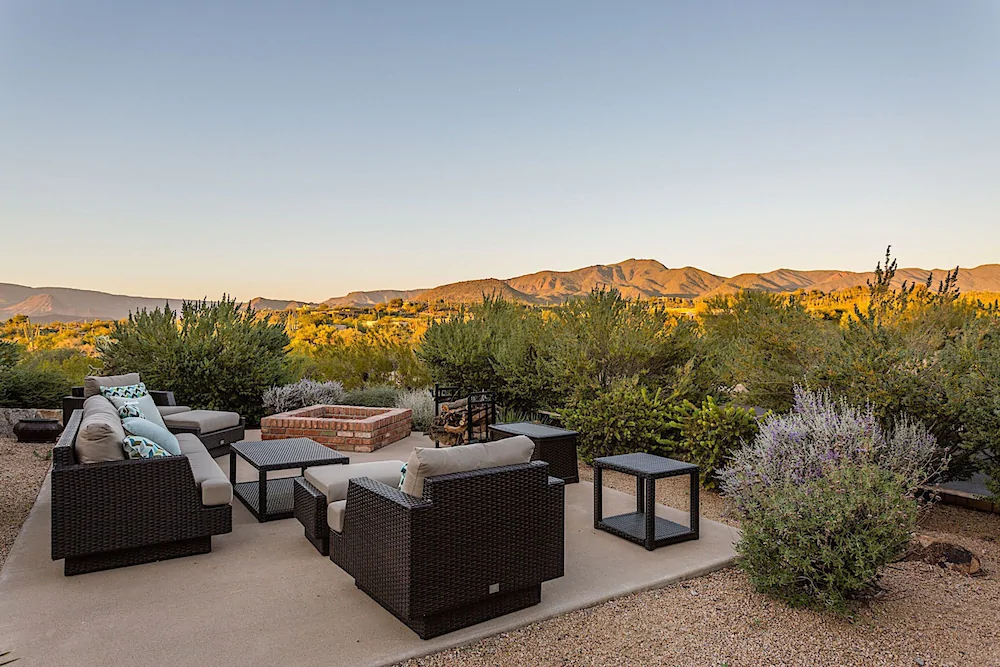 Tranquil Desert Getaway by Casago