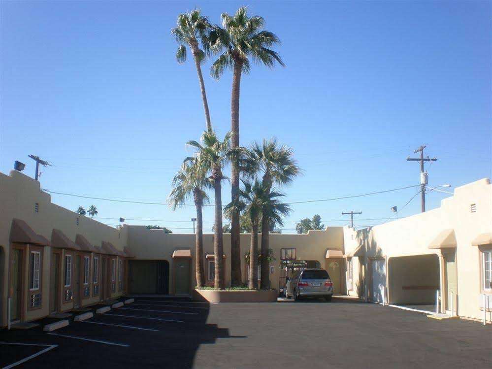 Redwood Motel