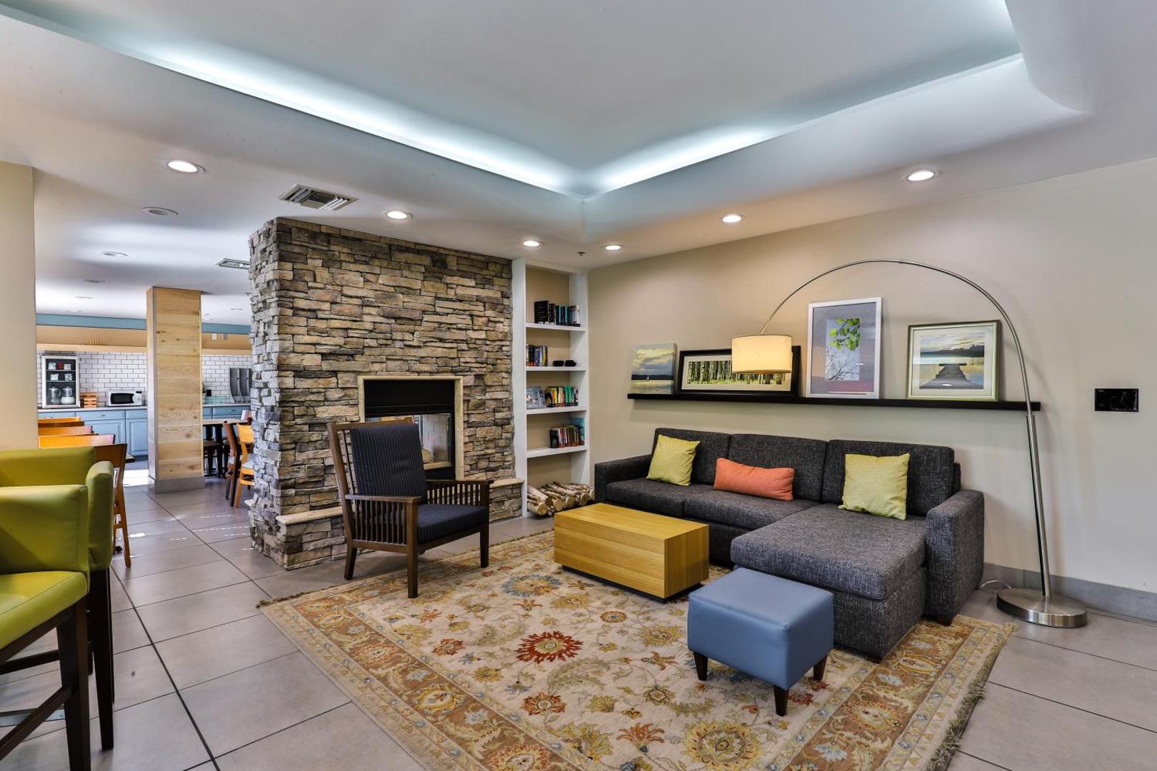 Wingate by Wyndham Chandler