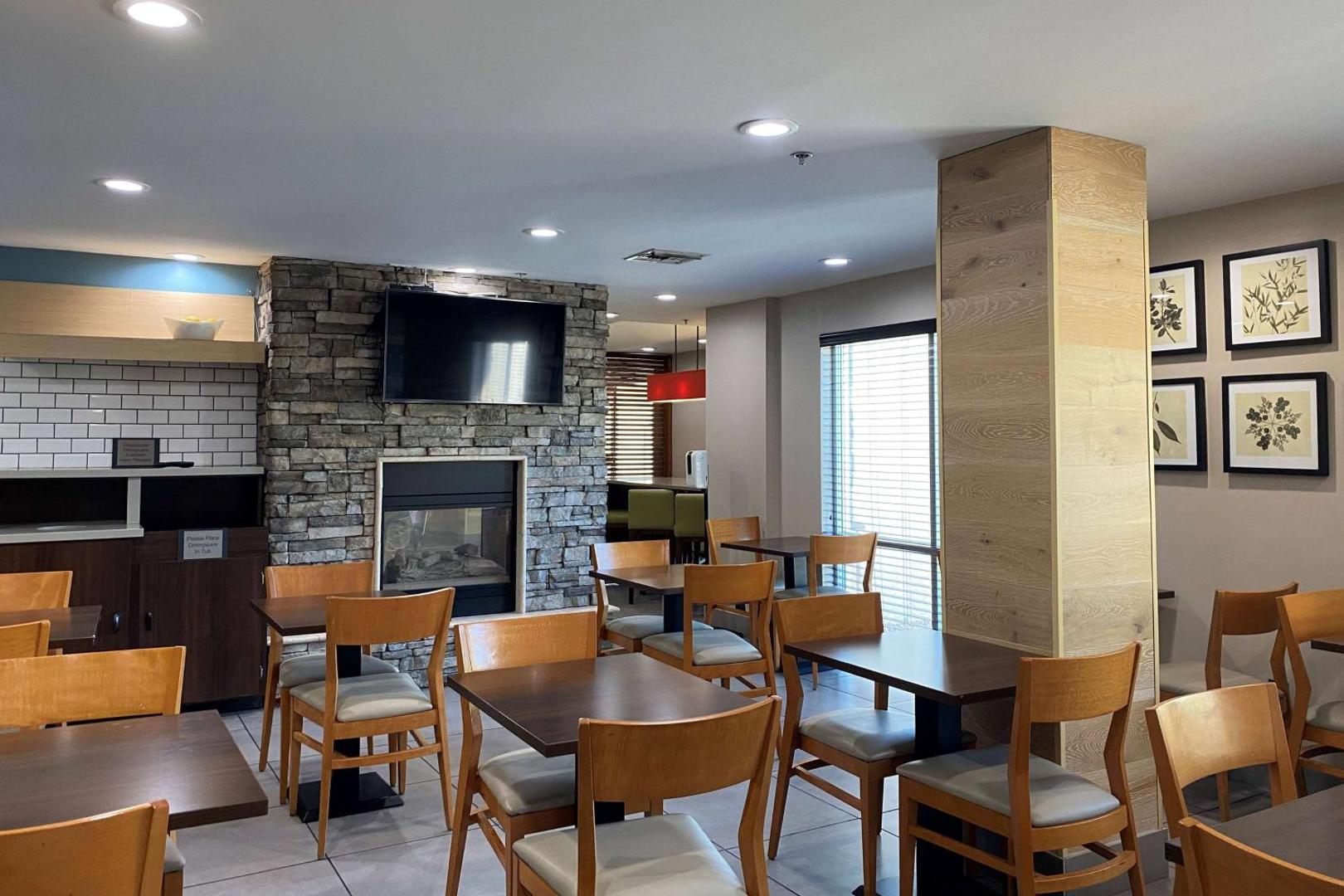 Wingate by Wyndham Chandler
