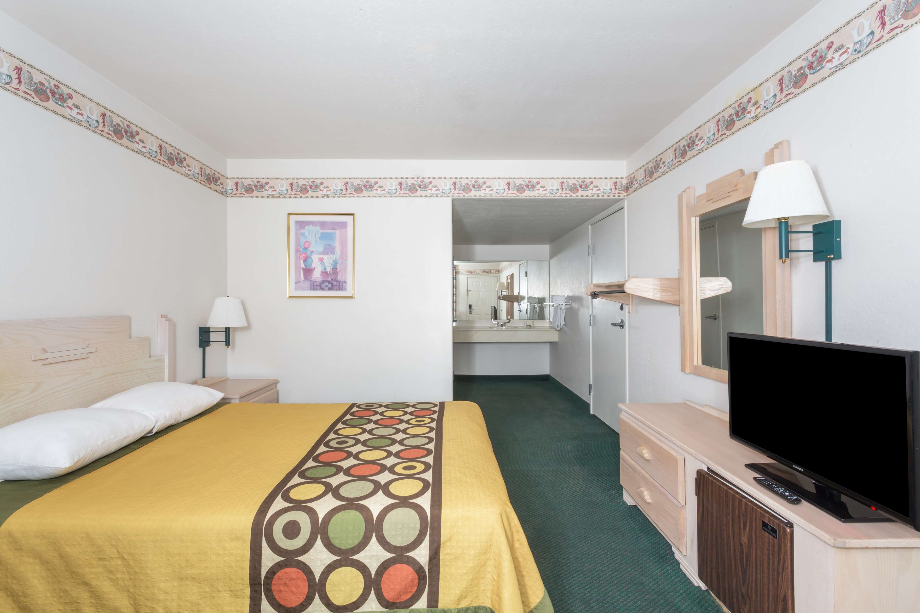 Super 8 by Wyndham Cottonwood