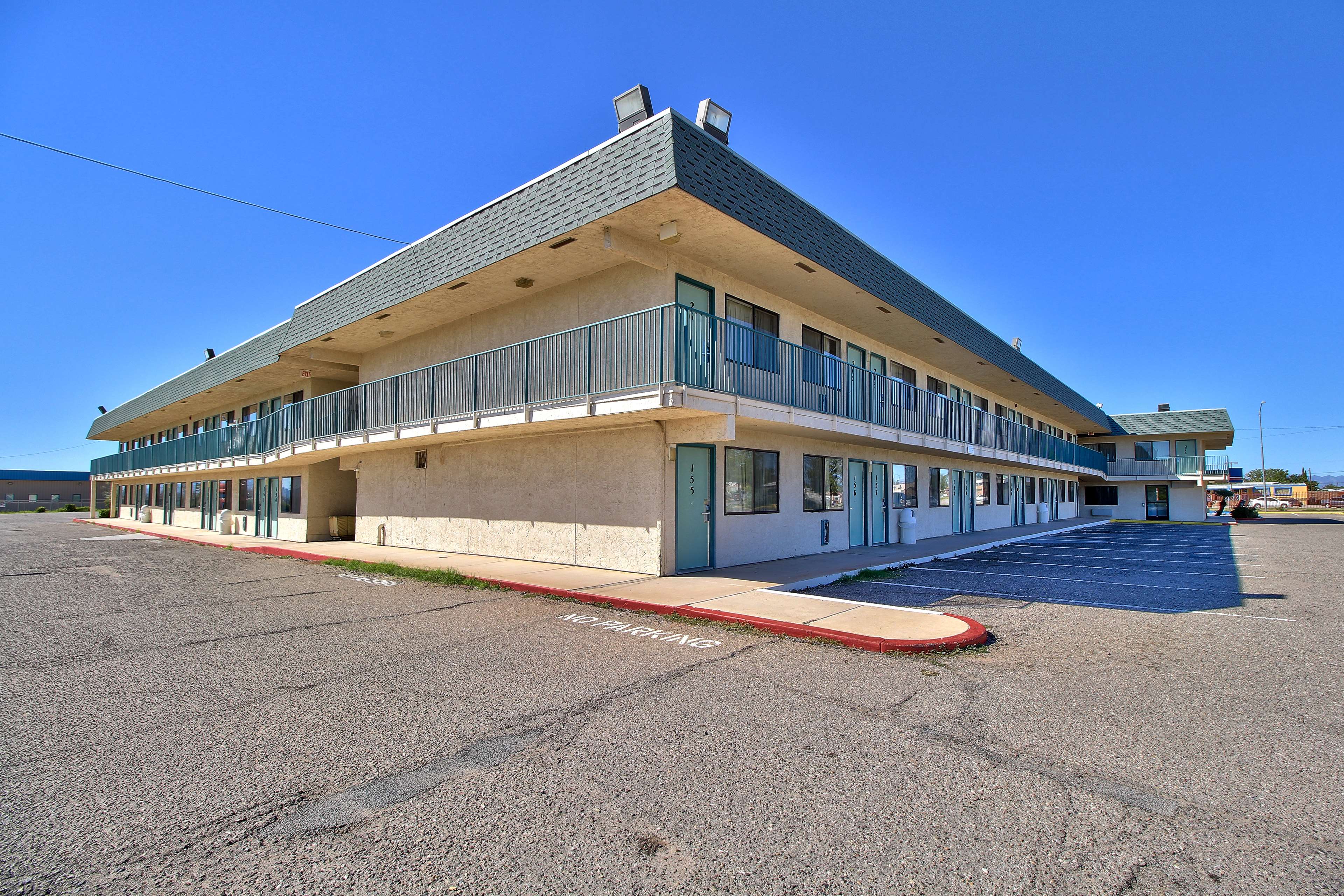 Motel 6 Douglas