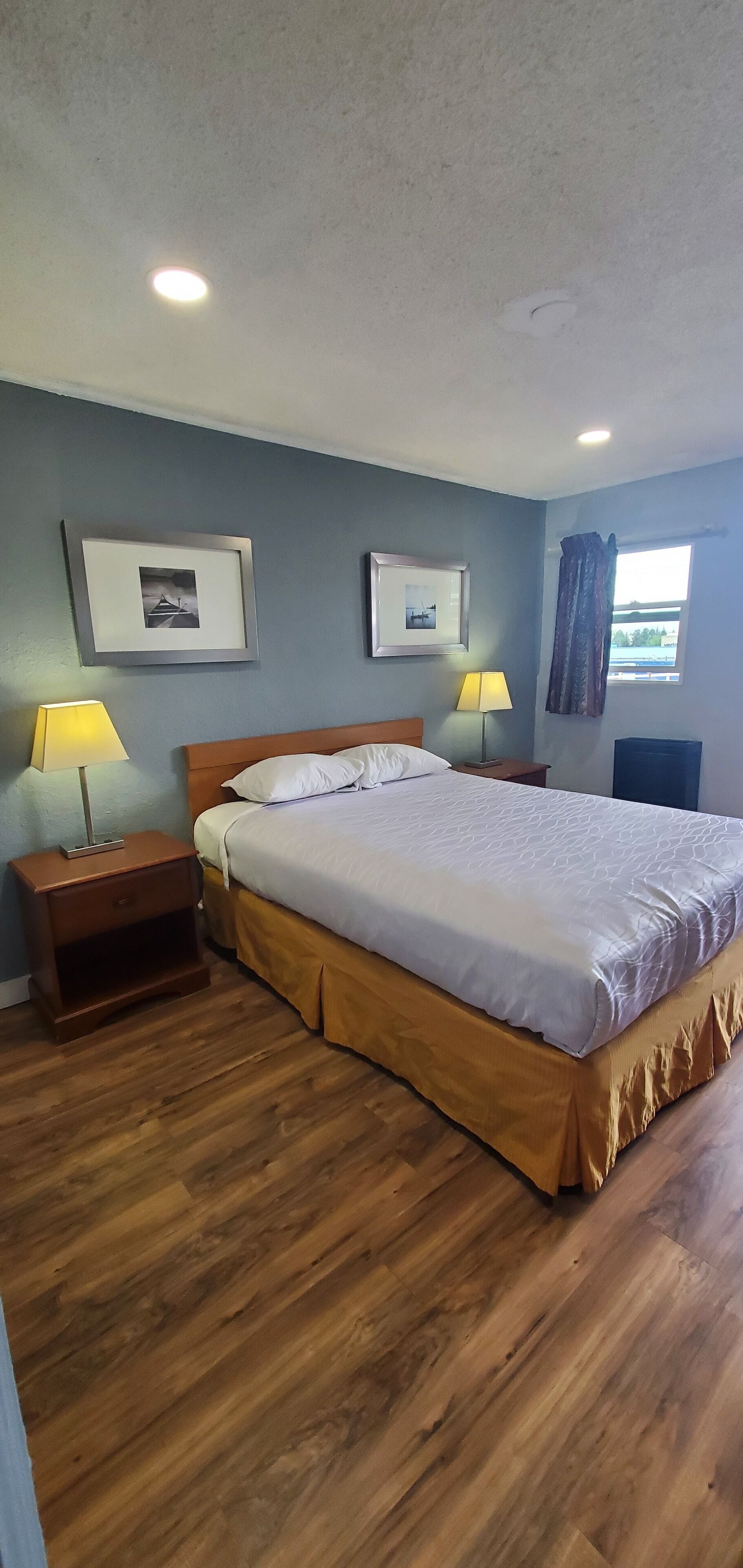Travelers Inn