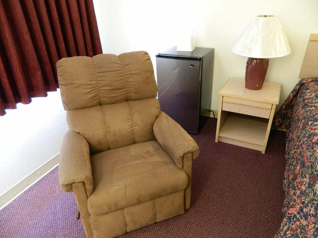 Americas Choice Inn & Suites
