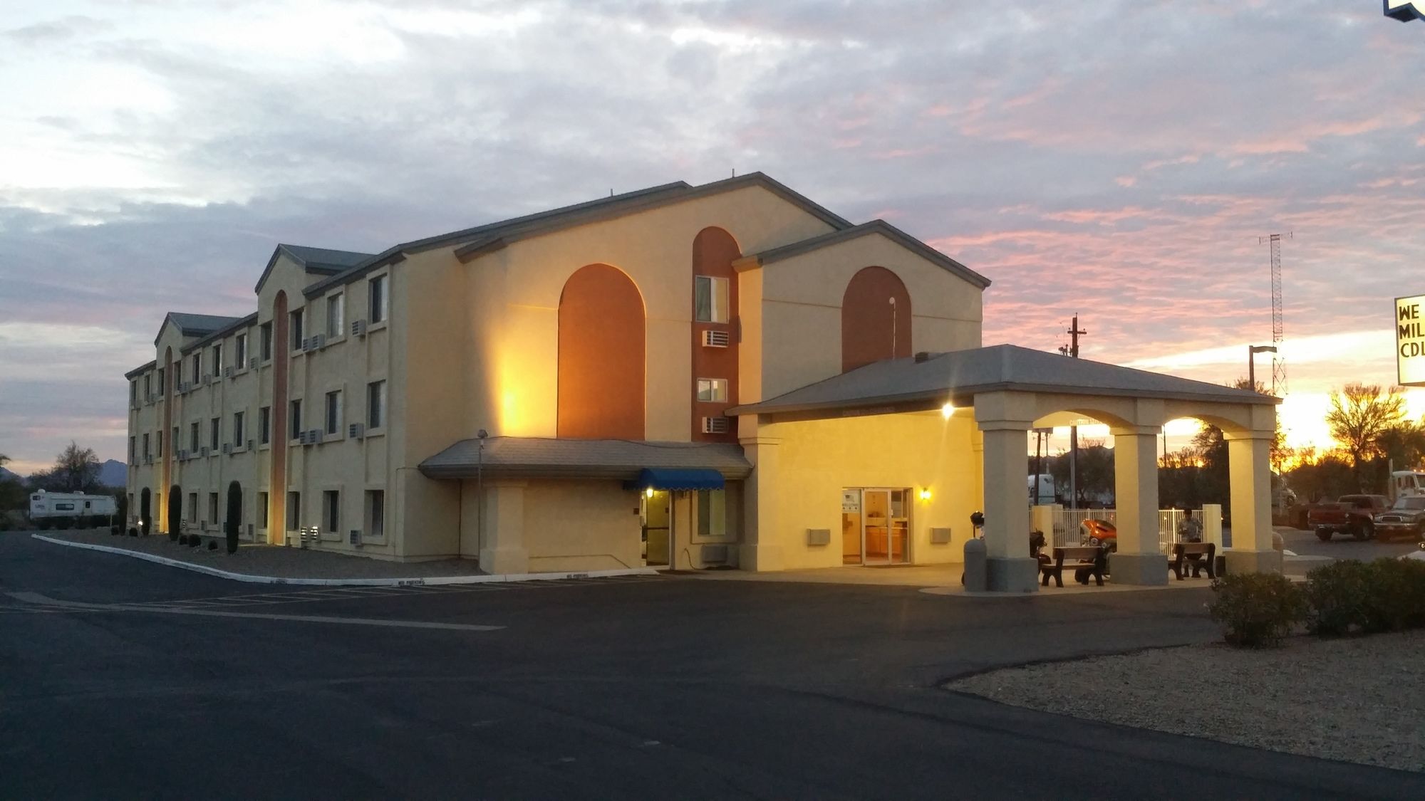 Americas Choice Inn & Suites