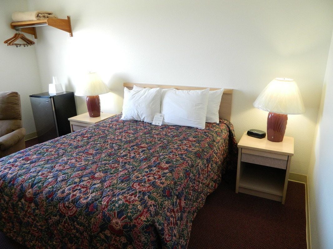 Americas Choice Inn & Suites