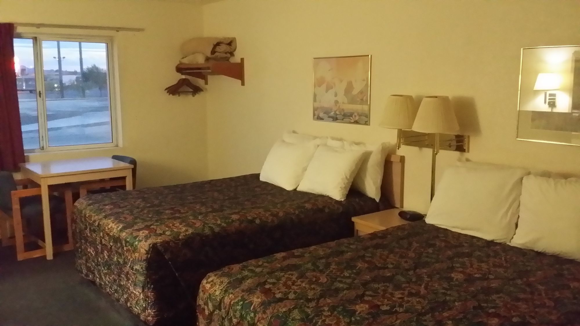 Americas Choice Inn & Suites