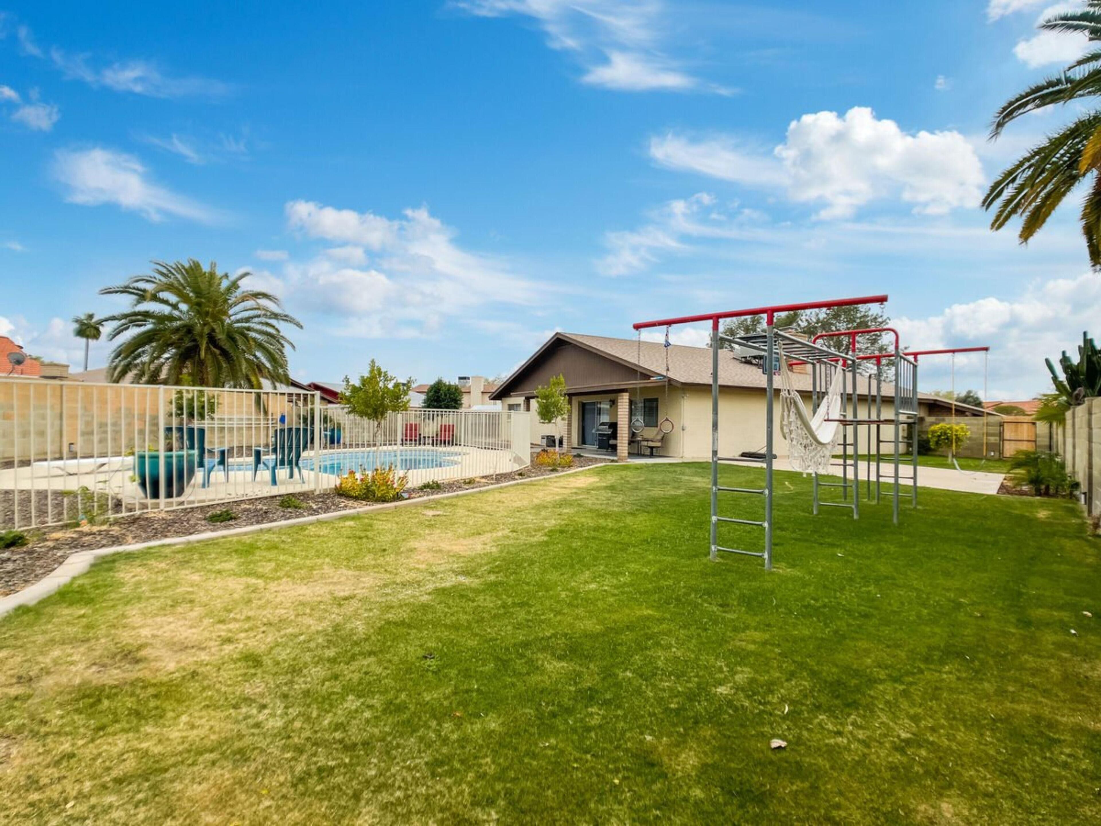Glendale Charm by Casago
