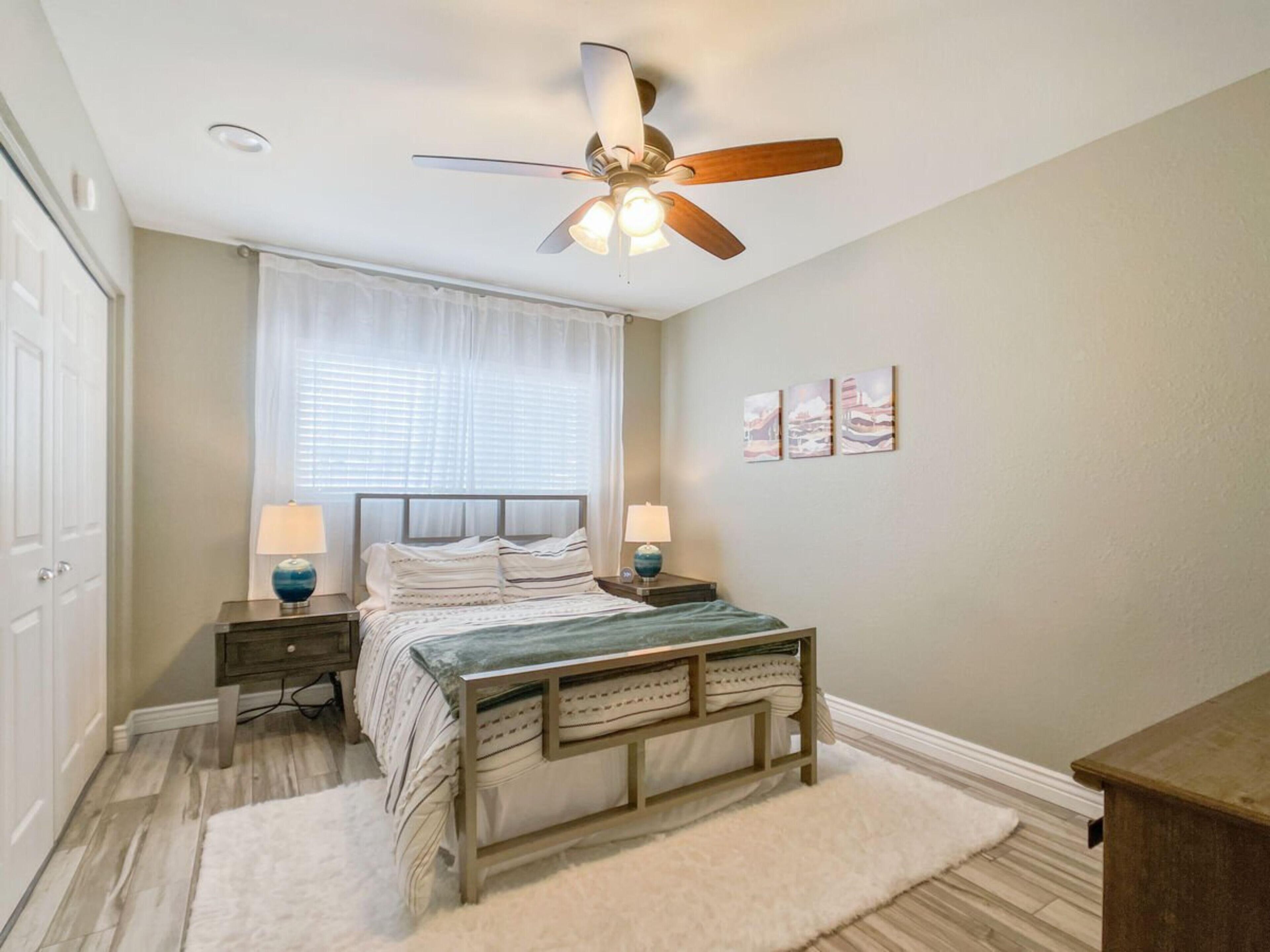 Glendale Charm by Casago