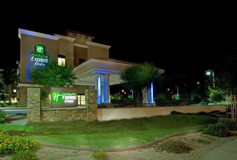 Holiday Inn Express & Suites Phoenix-Glendale