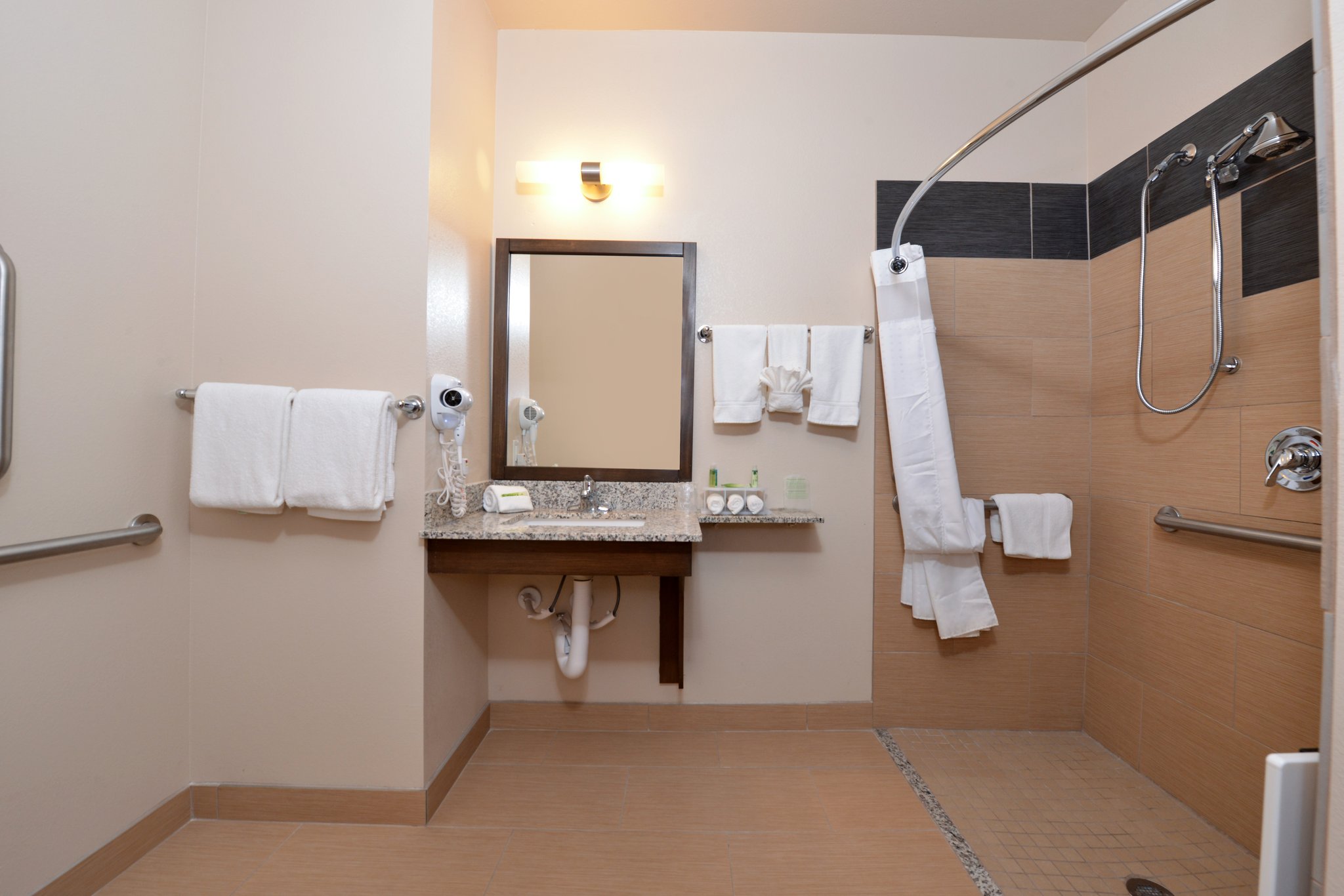 Holiday Inn Express & Suites Globe