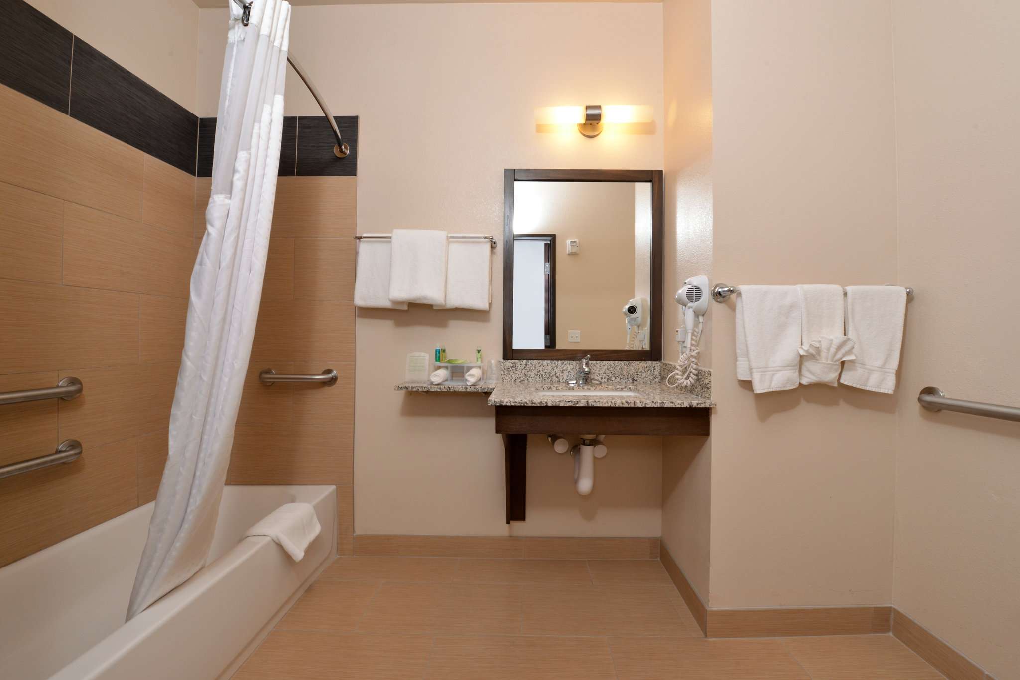 Holiday Inn Express & Suites Globe