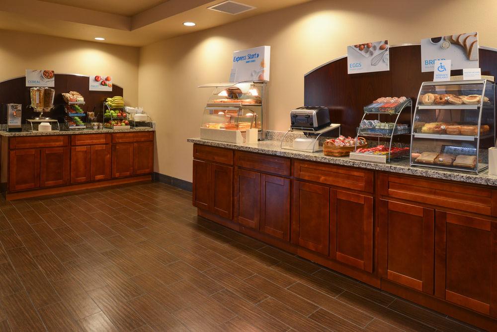 Holiday Inn Express & Suites Globe