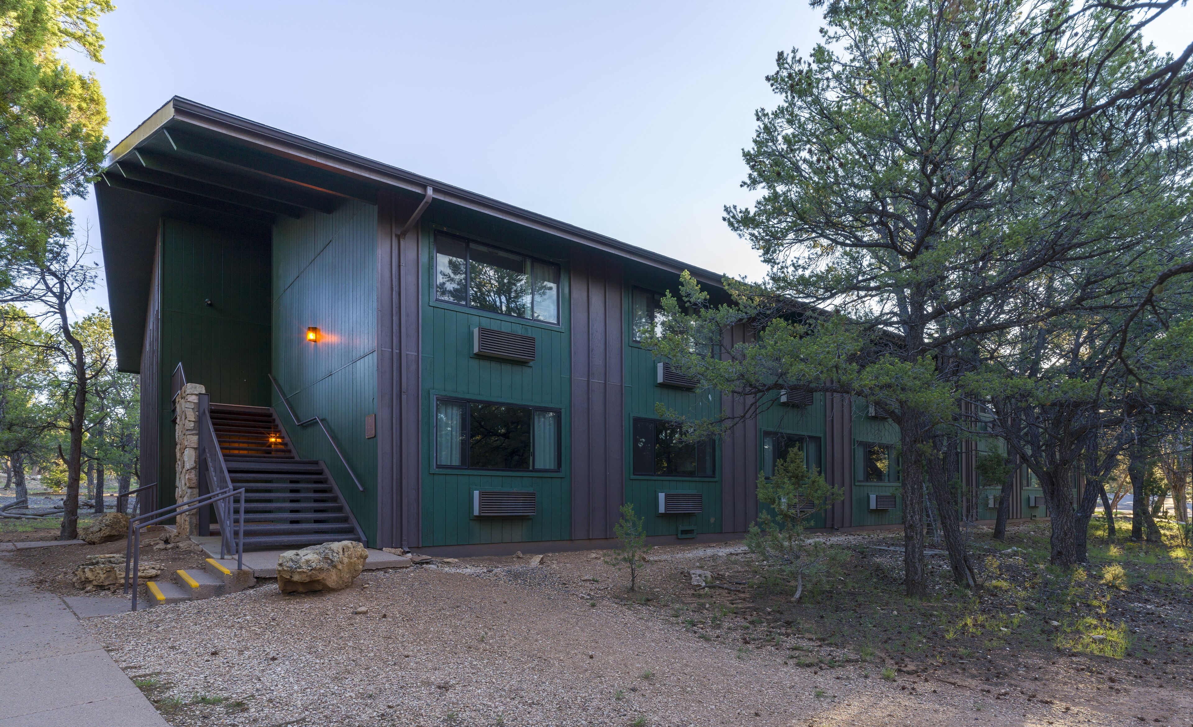 Yavapai Lodge East