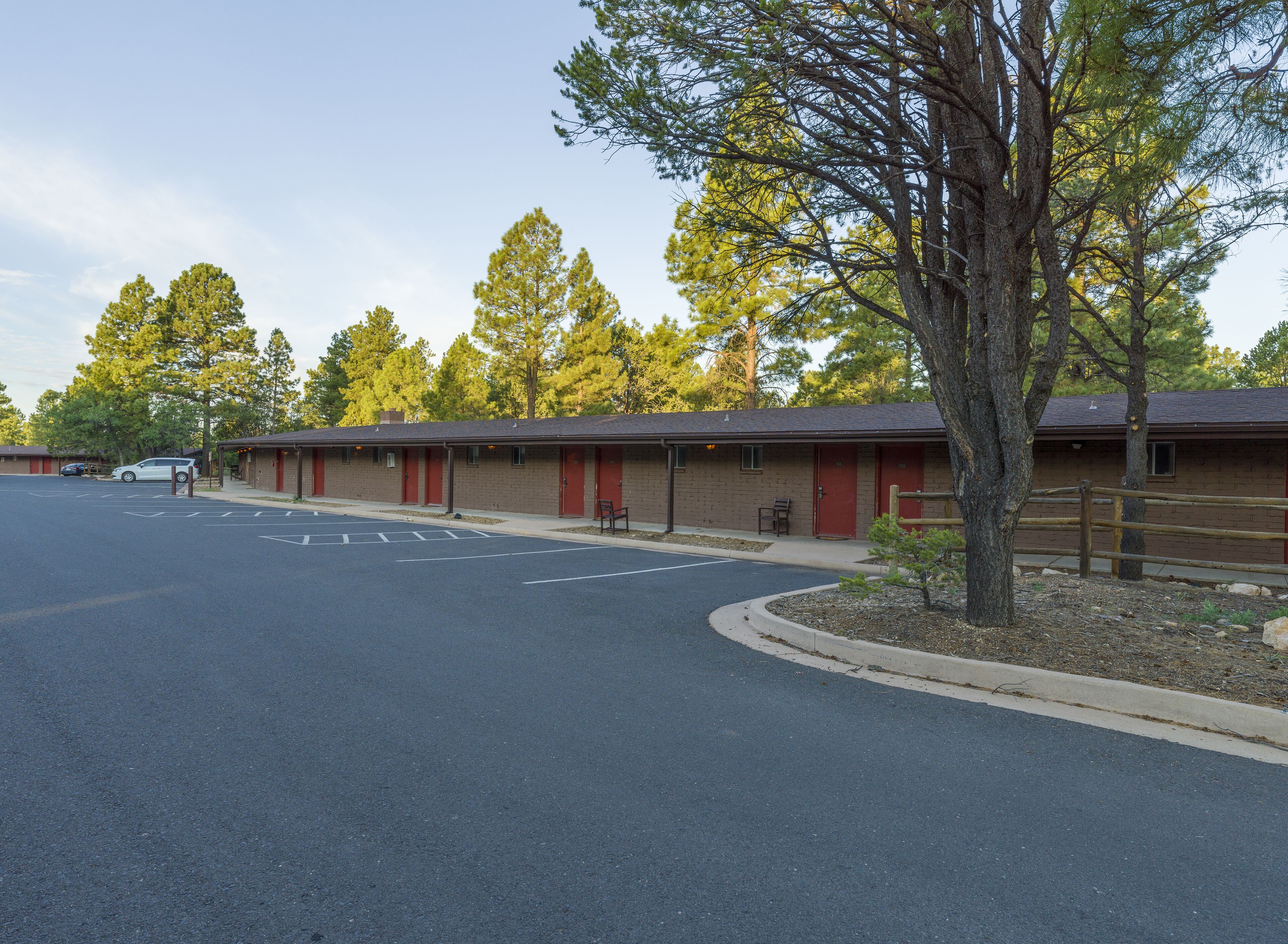 Yavapai Lodge East