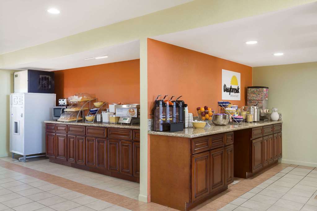 Days Inn by Wyndham Holbrook
