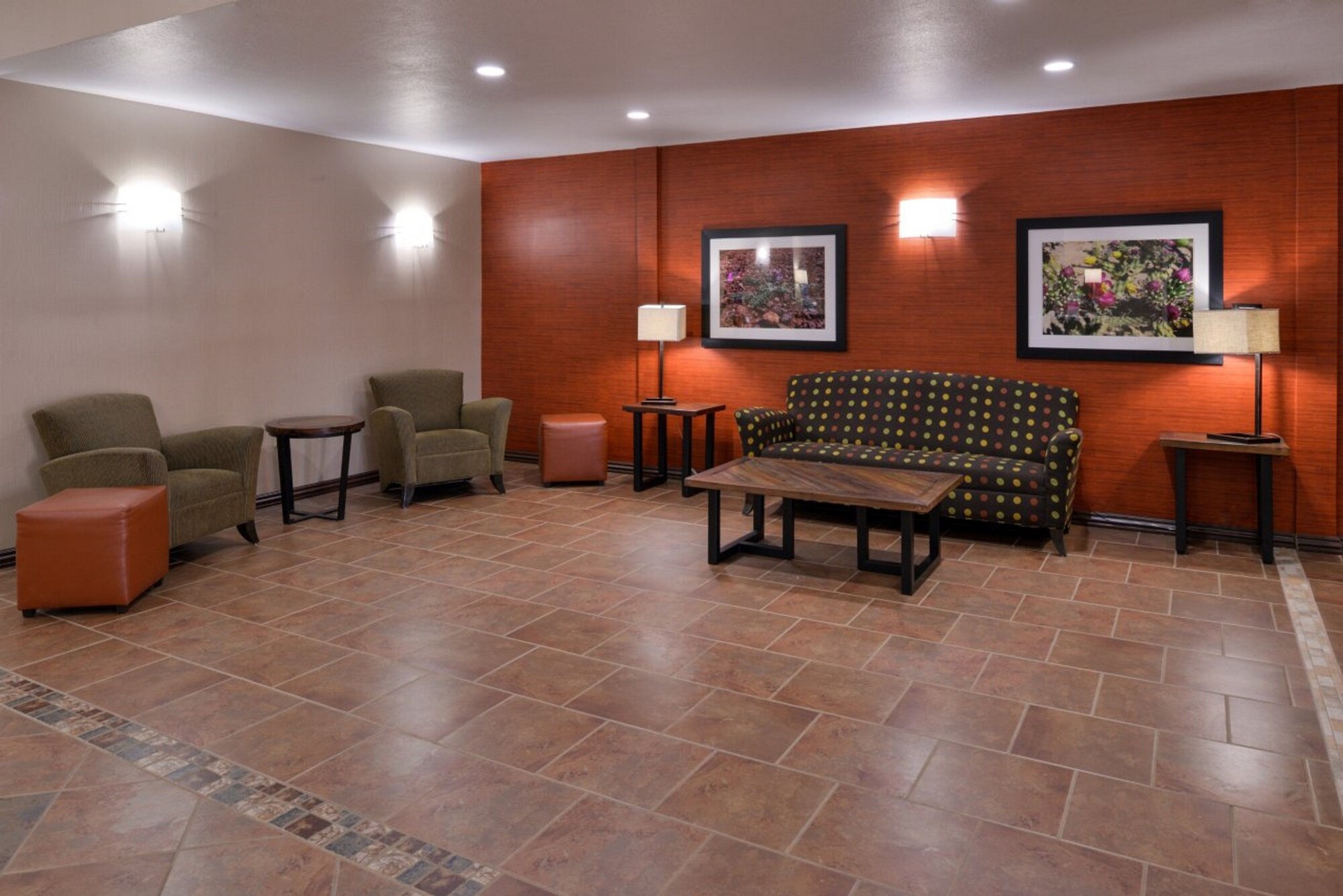 Holiday Inn Express & Suites Kingman