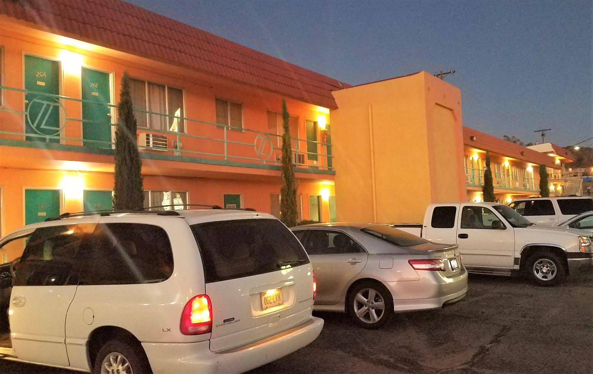 Ramblin Rose Motel