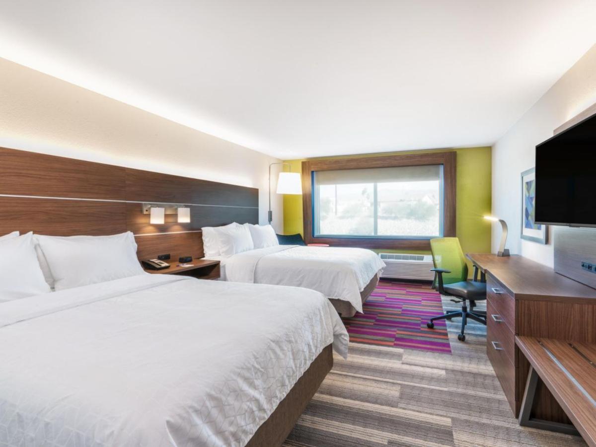 Holiday Inn Express & Suites Lake Havasu - London Bridge