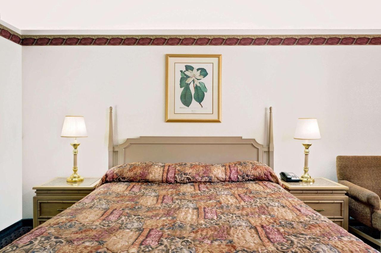 Lake Place Inn