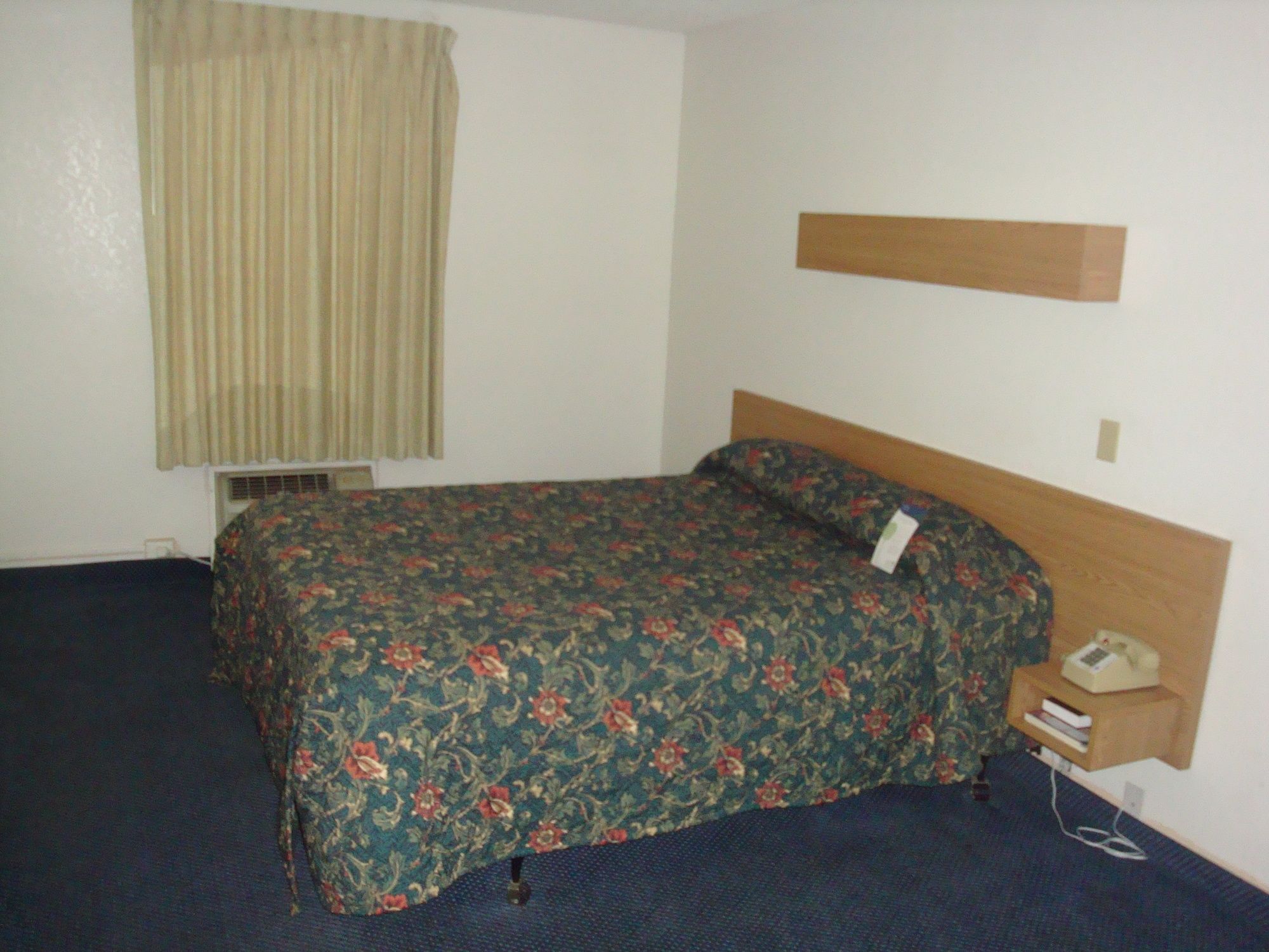 Travelers Inn