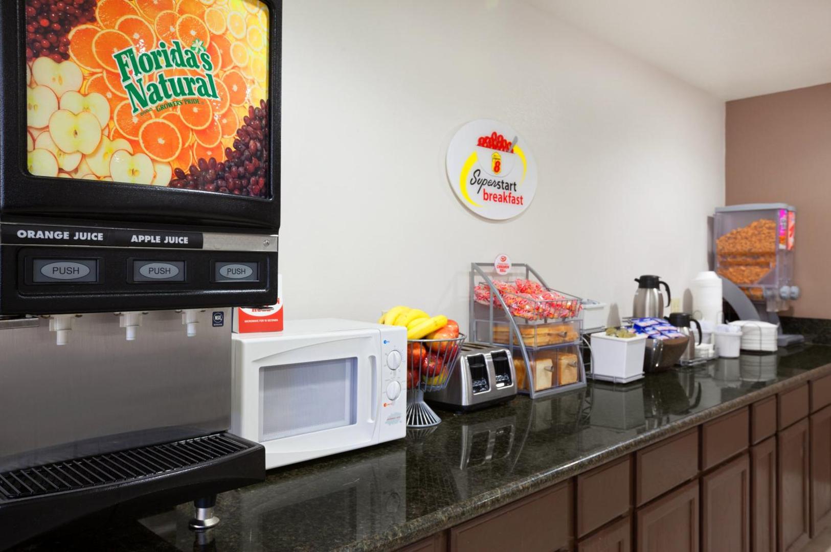 Super 8 by Wyndham Marana/Tucson Area