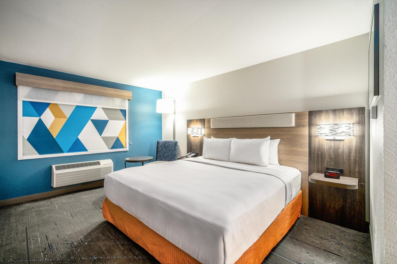 Holiday Inn Express & Suites Phoenix - Mesa West