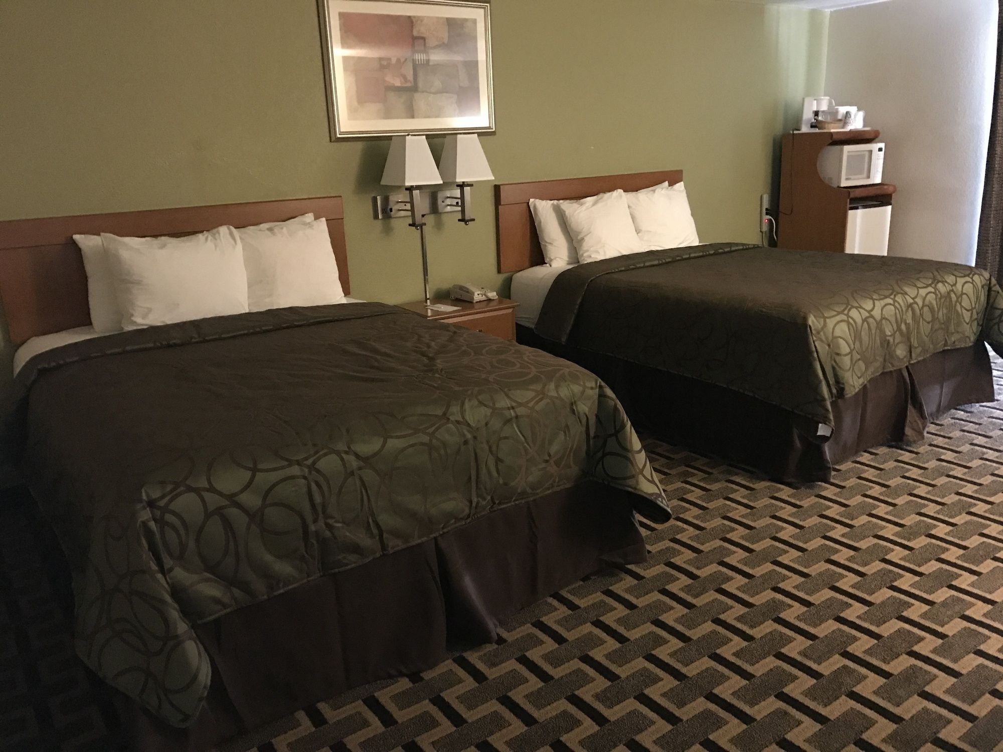 Motel in the Pines