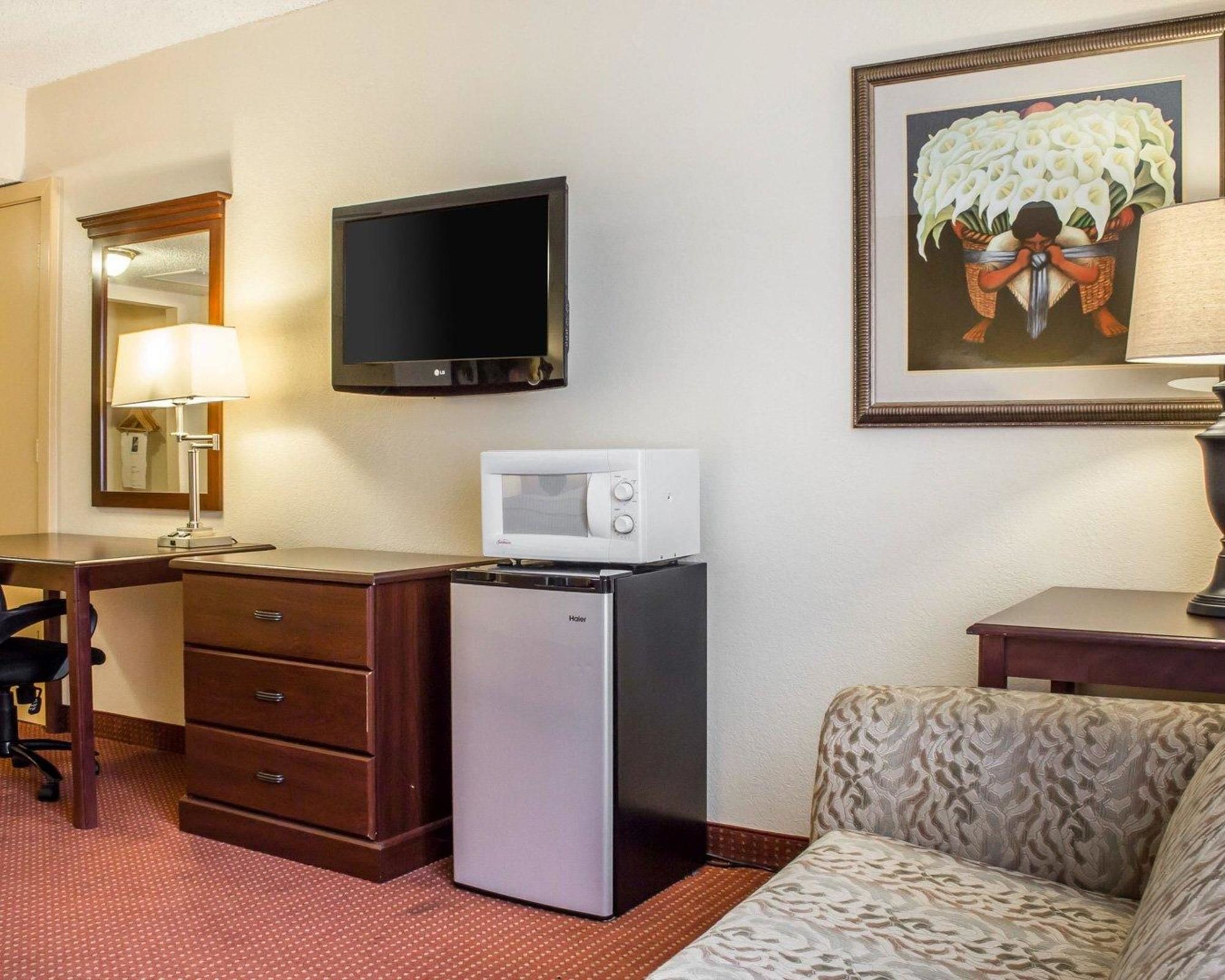 Americana Hotel