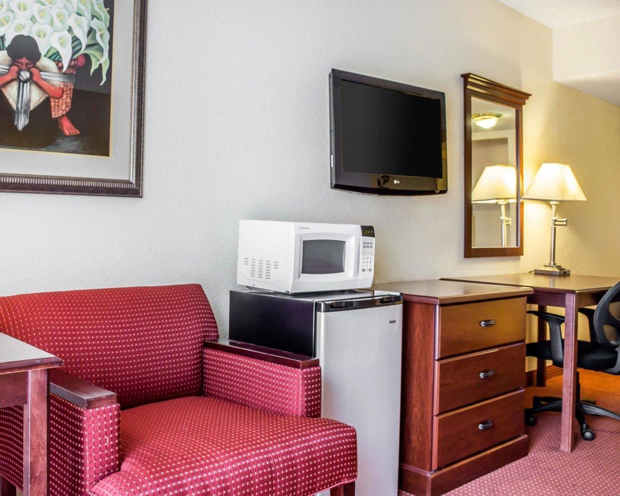 Americana Hotel