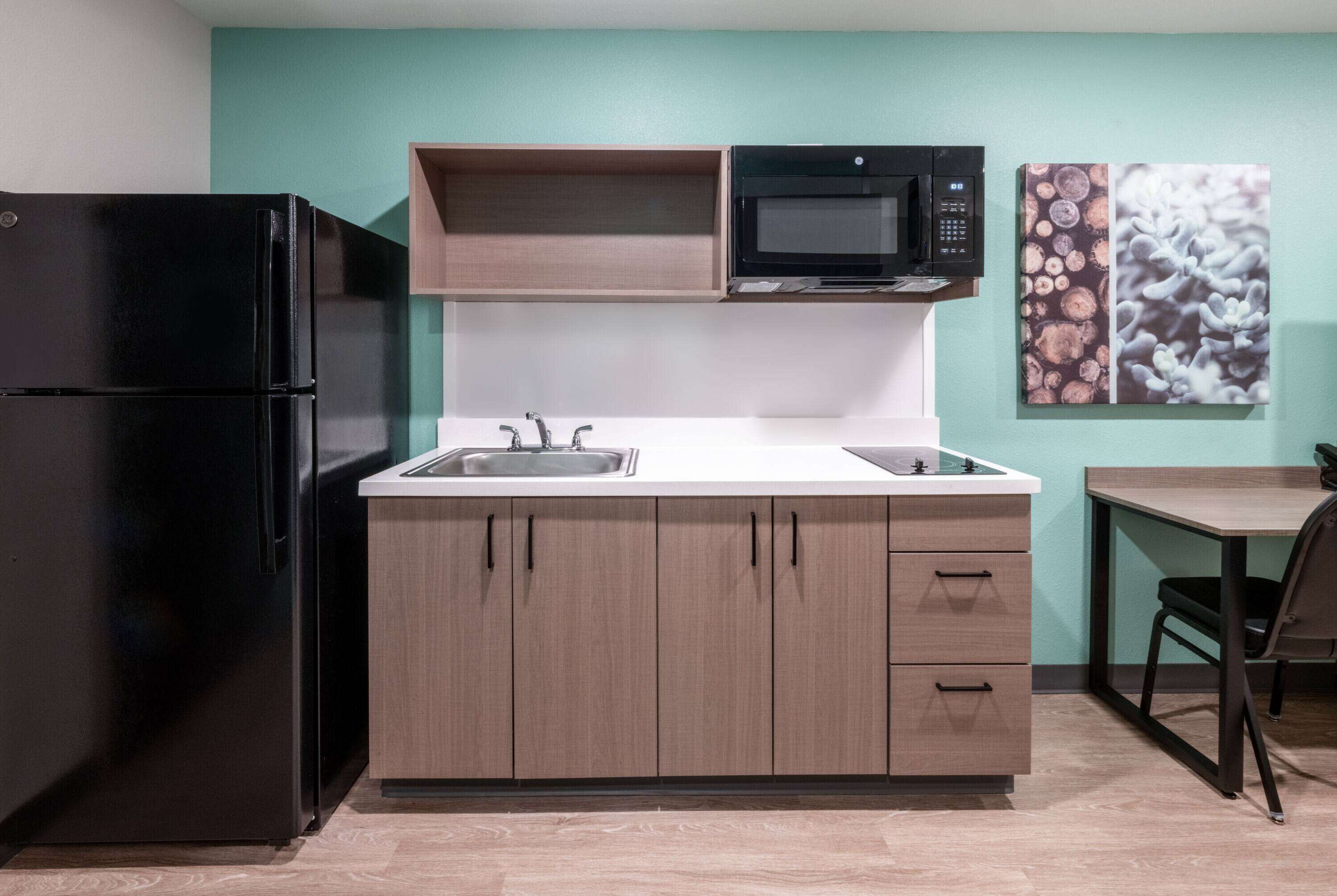ECHO Suites Extended Stay by Wyndham Phoenix-Peoria/Glendale