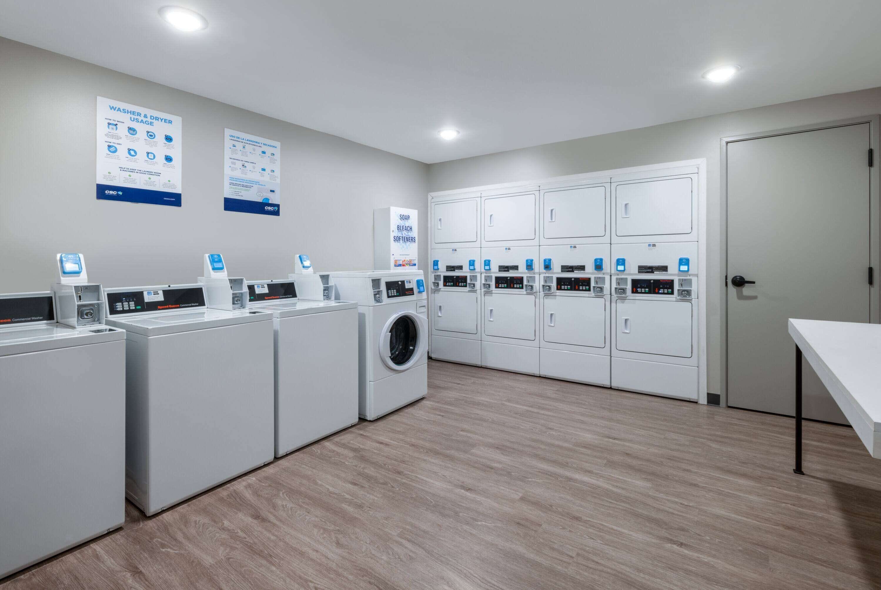 ECHO Suites Extended Stay by Wyndham Phoenix-Peoria/Glendale
