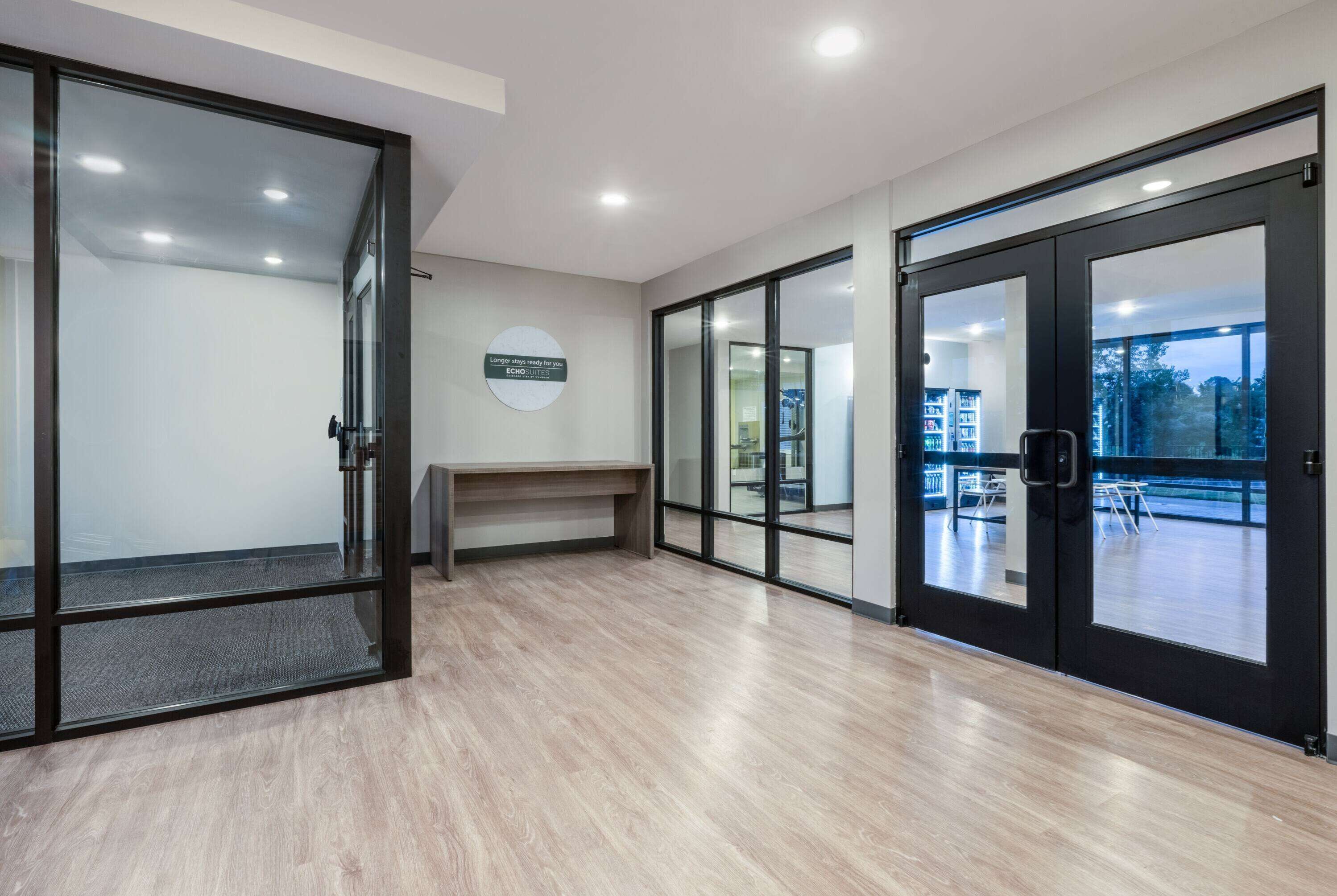 ECHO Suites Extended Stay by Wyndham Phoenix-Peoria/Glendale