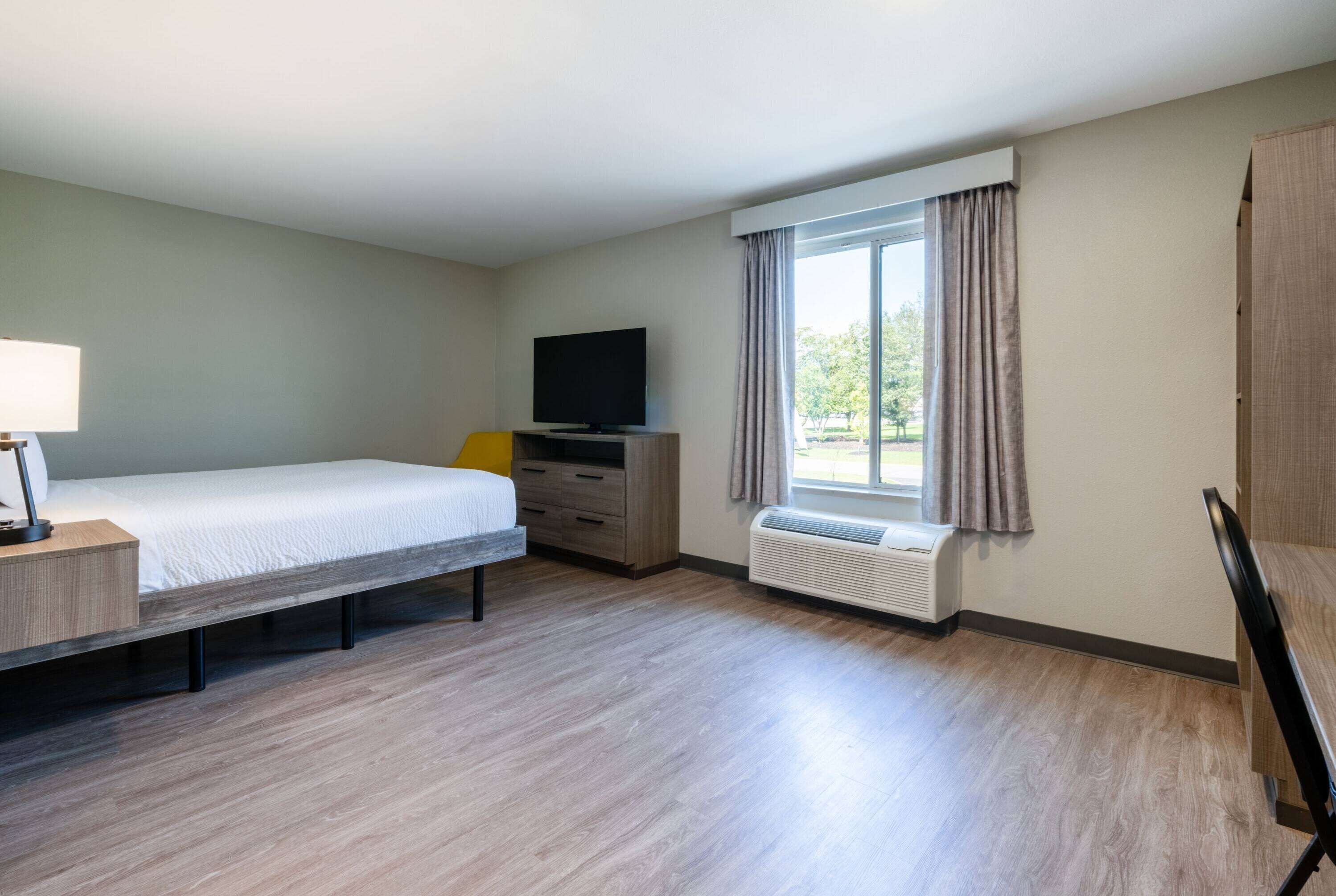 ECHO Suites Extended Stay by Wyndham Phoenix-Peoria/Glendale
