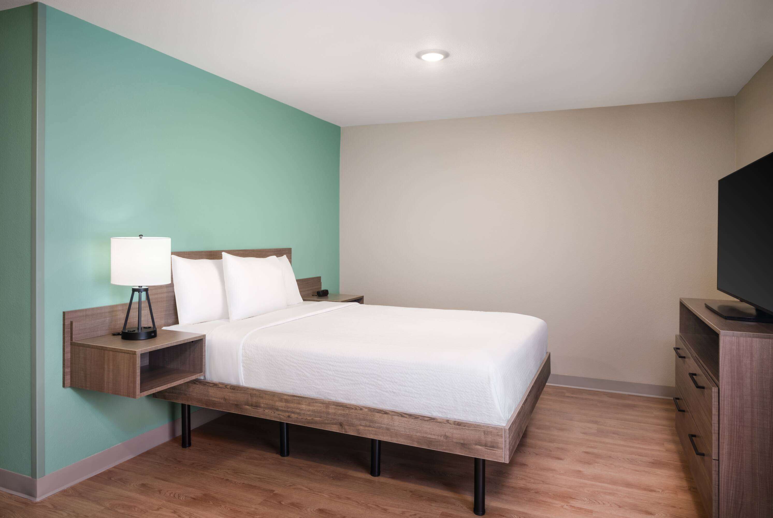 ECHO Suites Extended Stay by Wyndham Phoenix-Peoria/Glendale