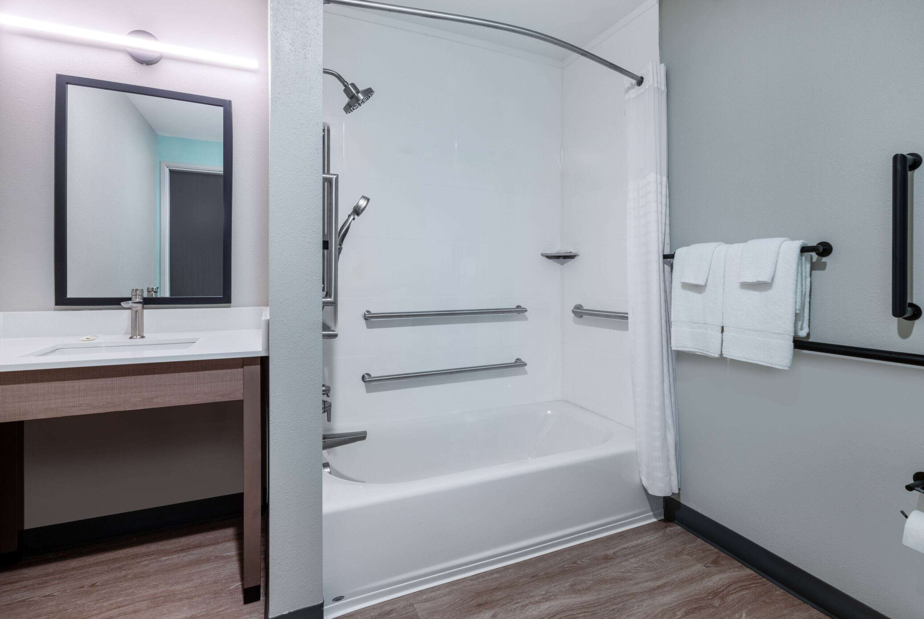 ECHO Suites Extended Stay by Wyndham Phoenix-Peoria/Glendale