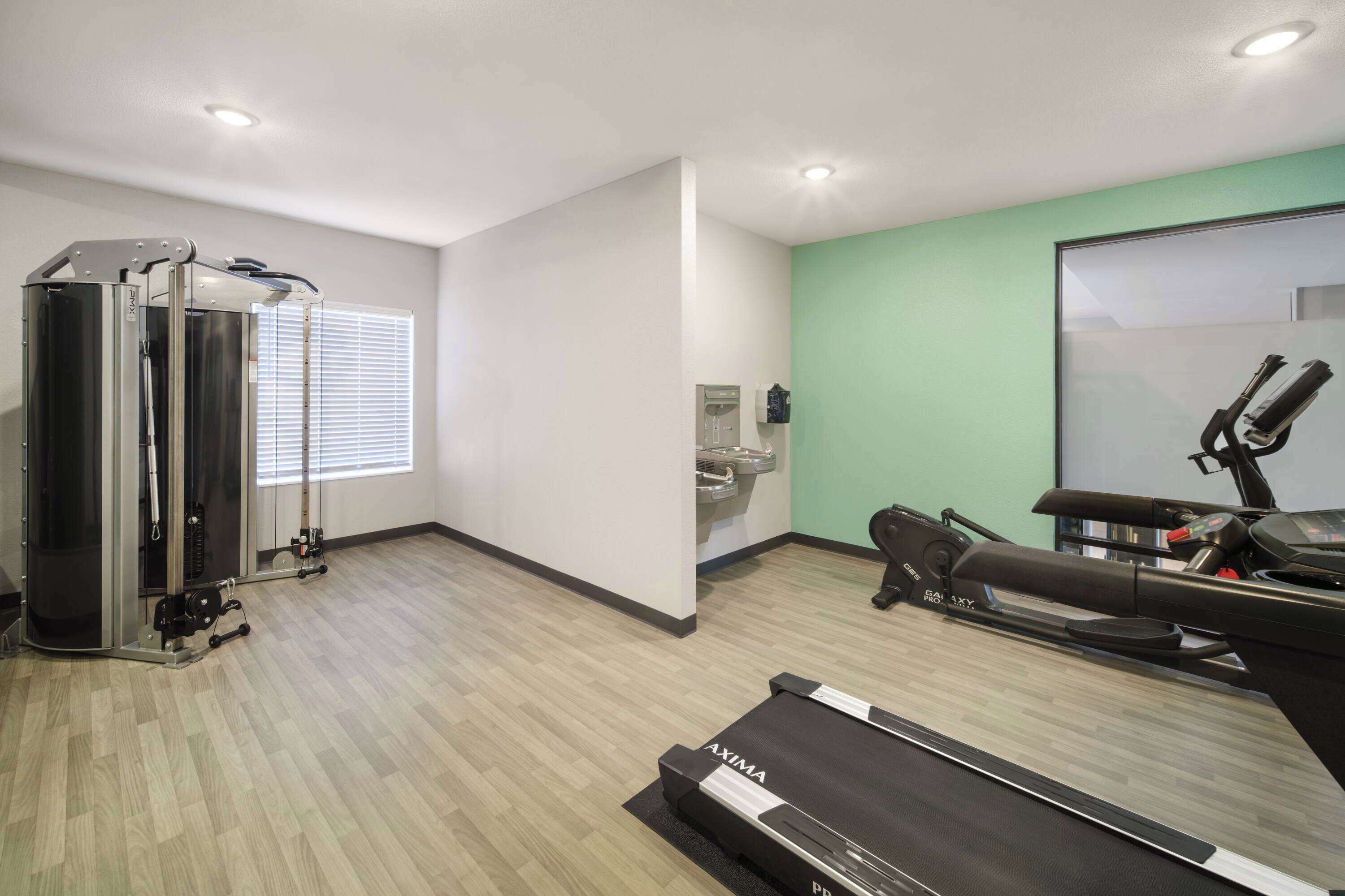ECHO Suites Extended Stay by Wyndham Phoenix-Peoria/Glendale