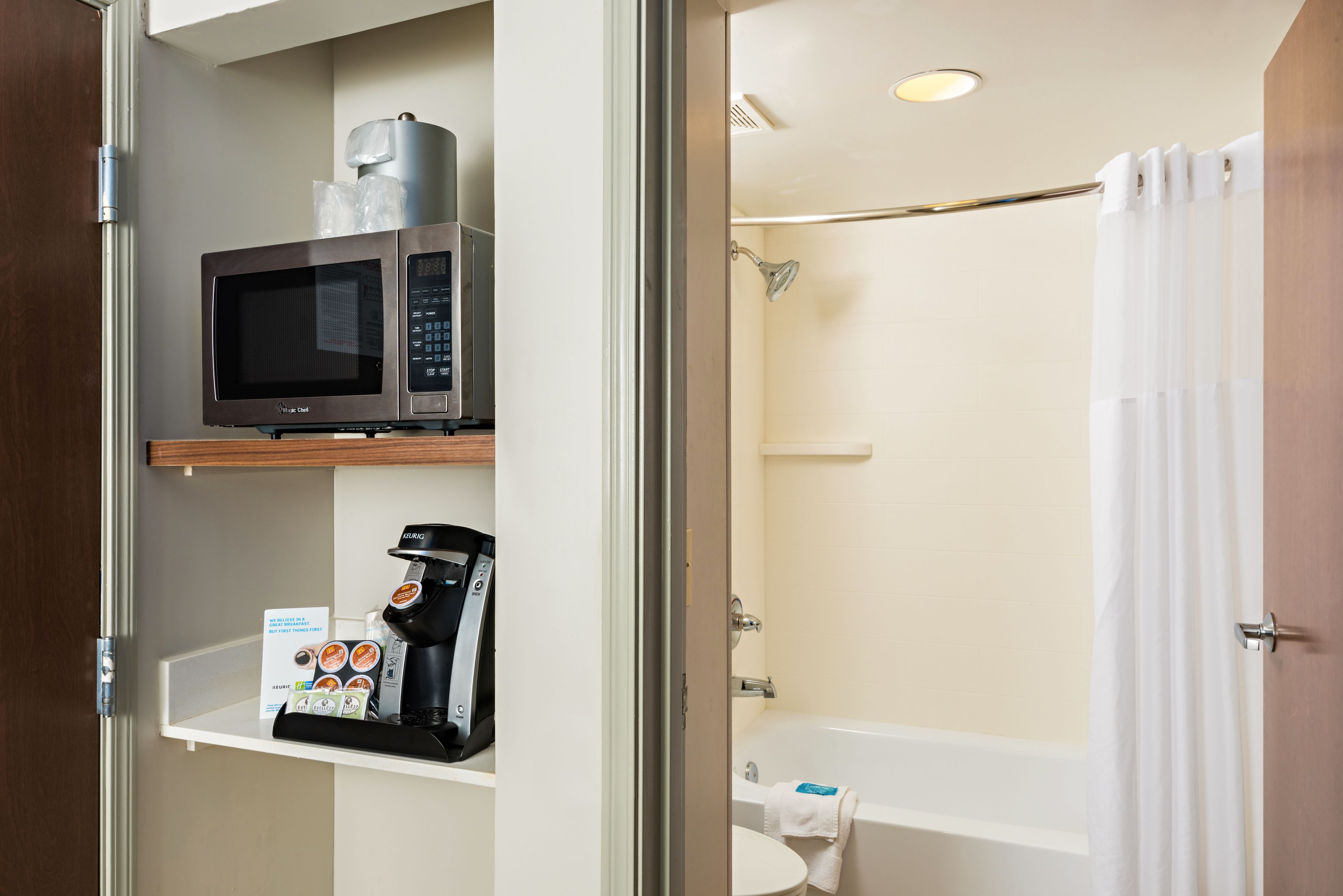 Holiday Inn Express & Suites Peoria North Glendale