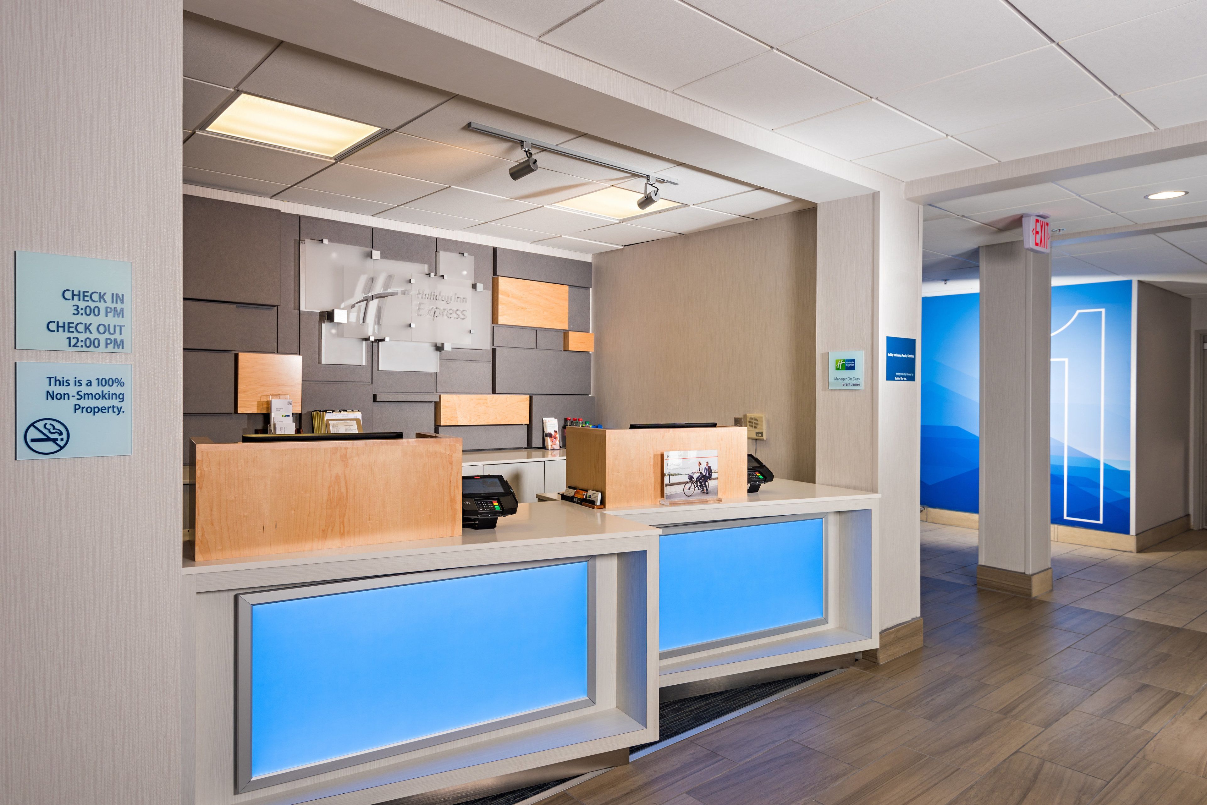 Holiday Inn Express & Suites Peoria North Glendale
