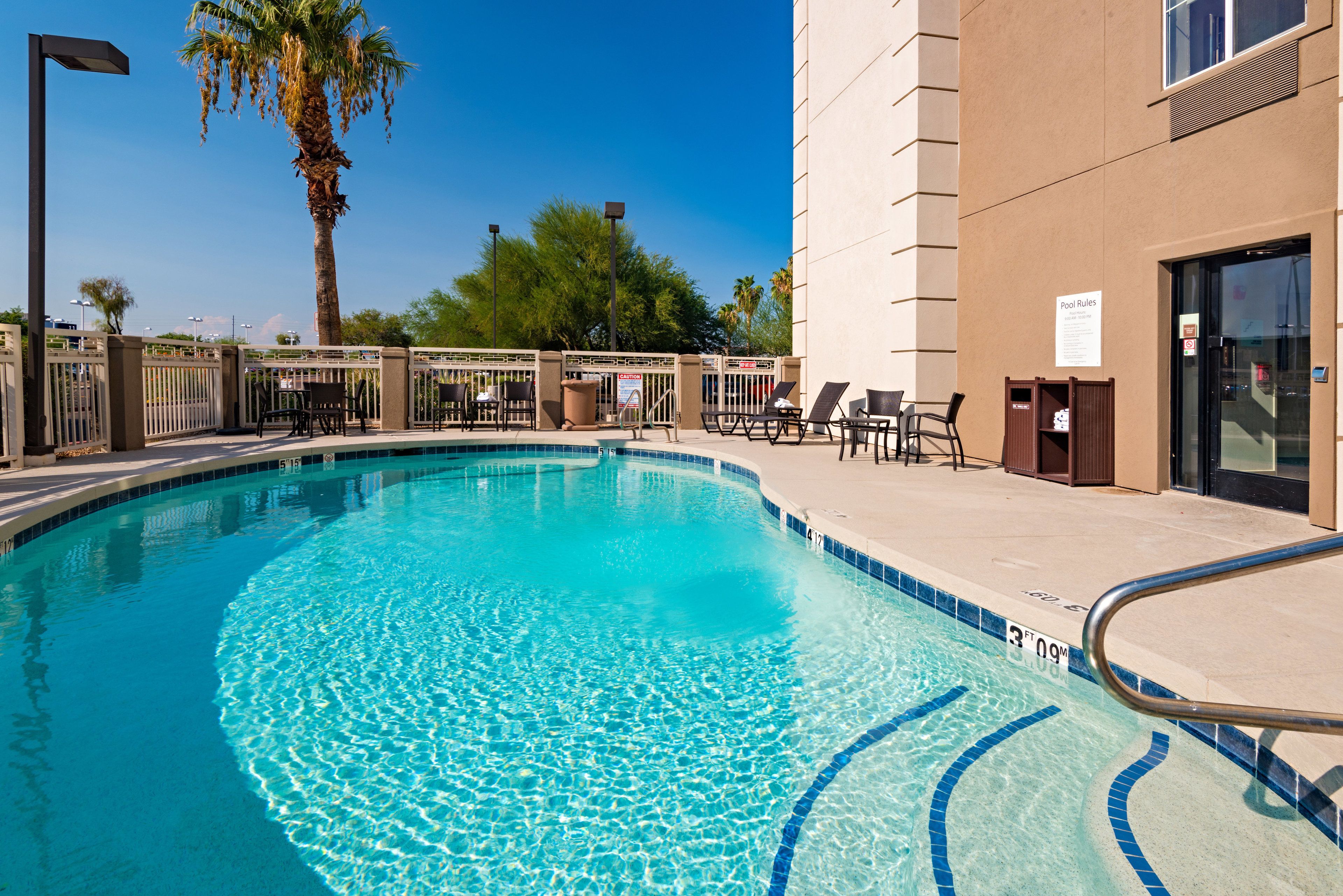 Holiday Inn Express & Suites Peoria North Glendale