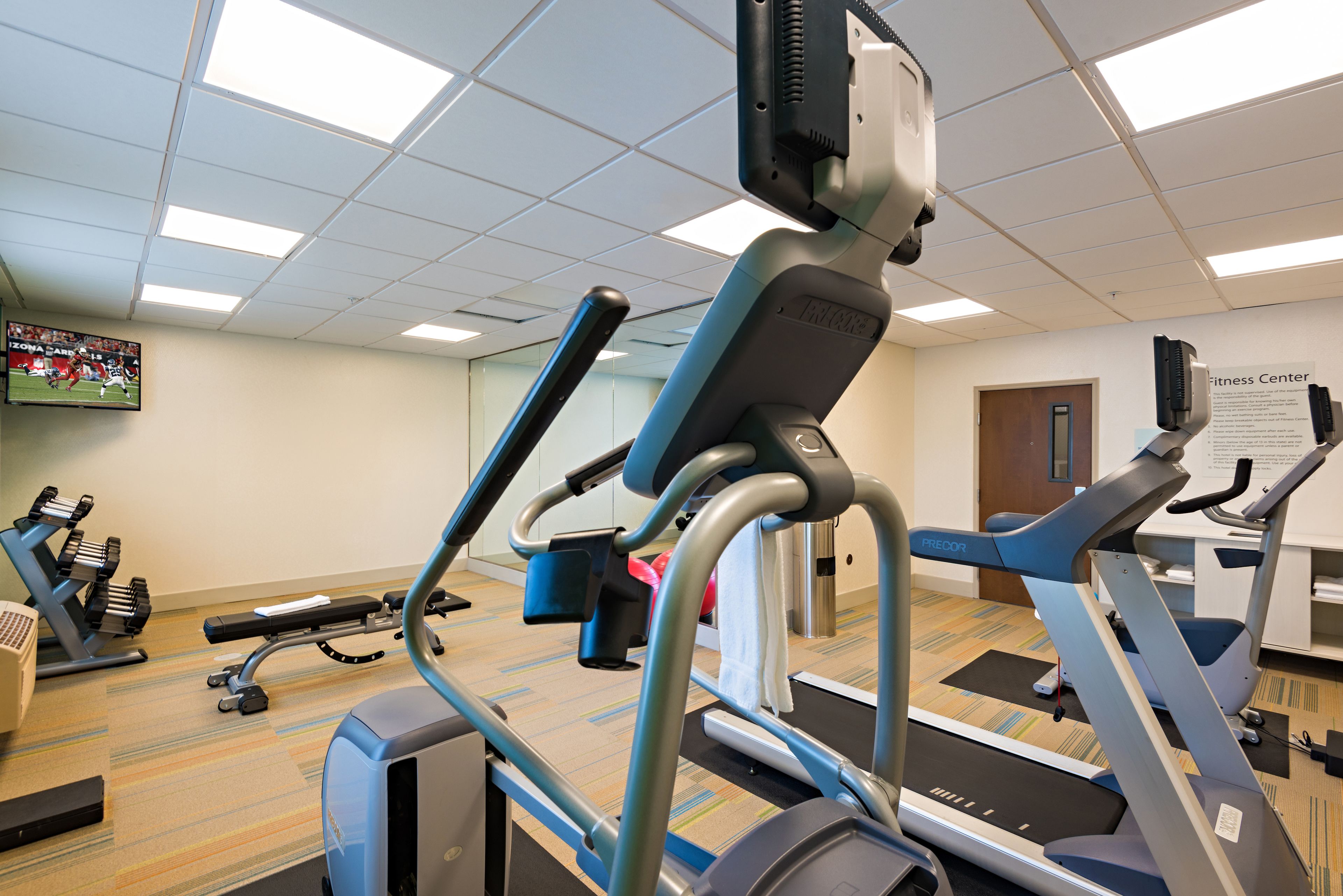 Holiday Inn Express & Suites Peoria North Glendale