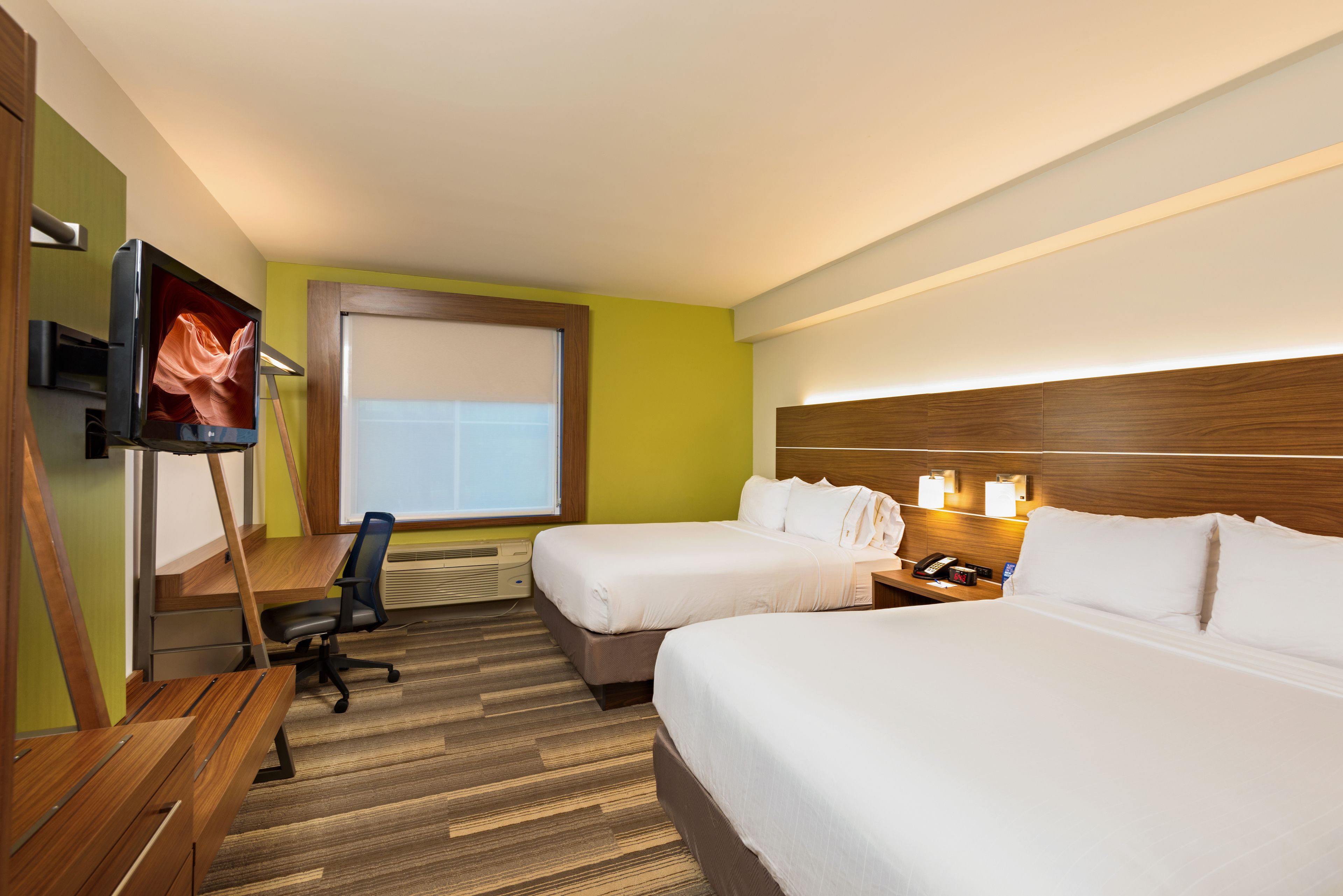 Holiday Inn Express & Suites Peoria North Glendale