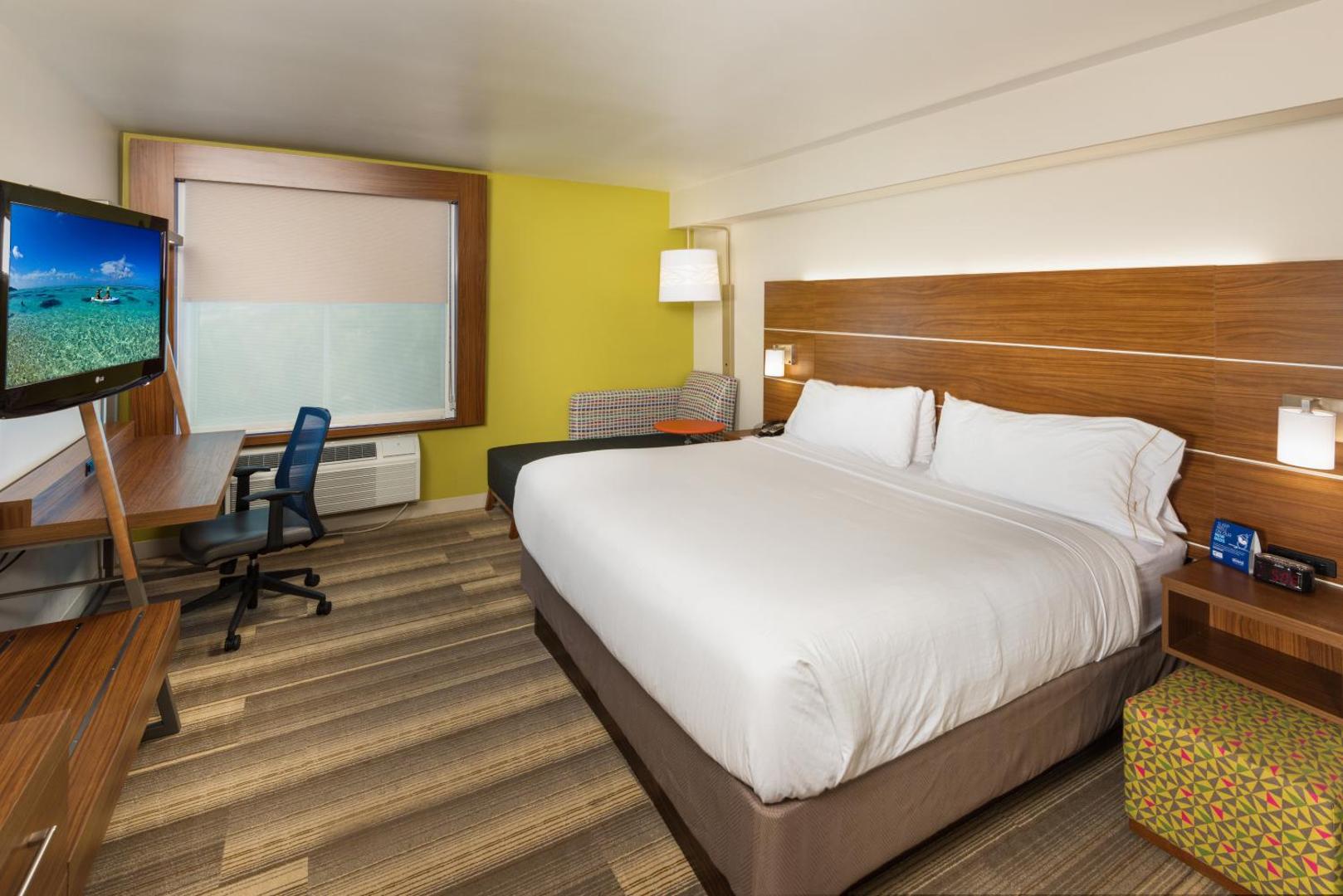 Holiday Inn Express & Suites Peoria North Glendale