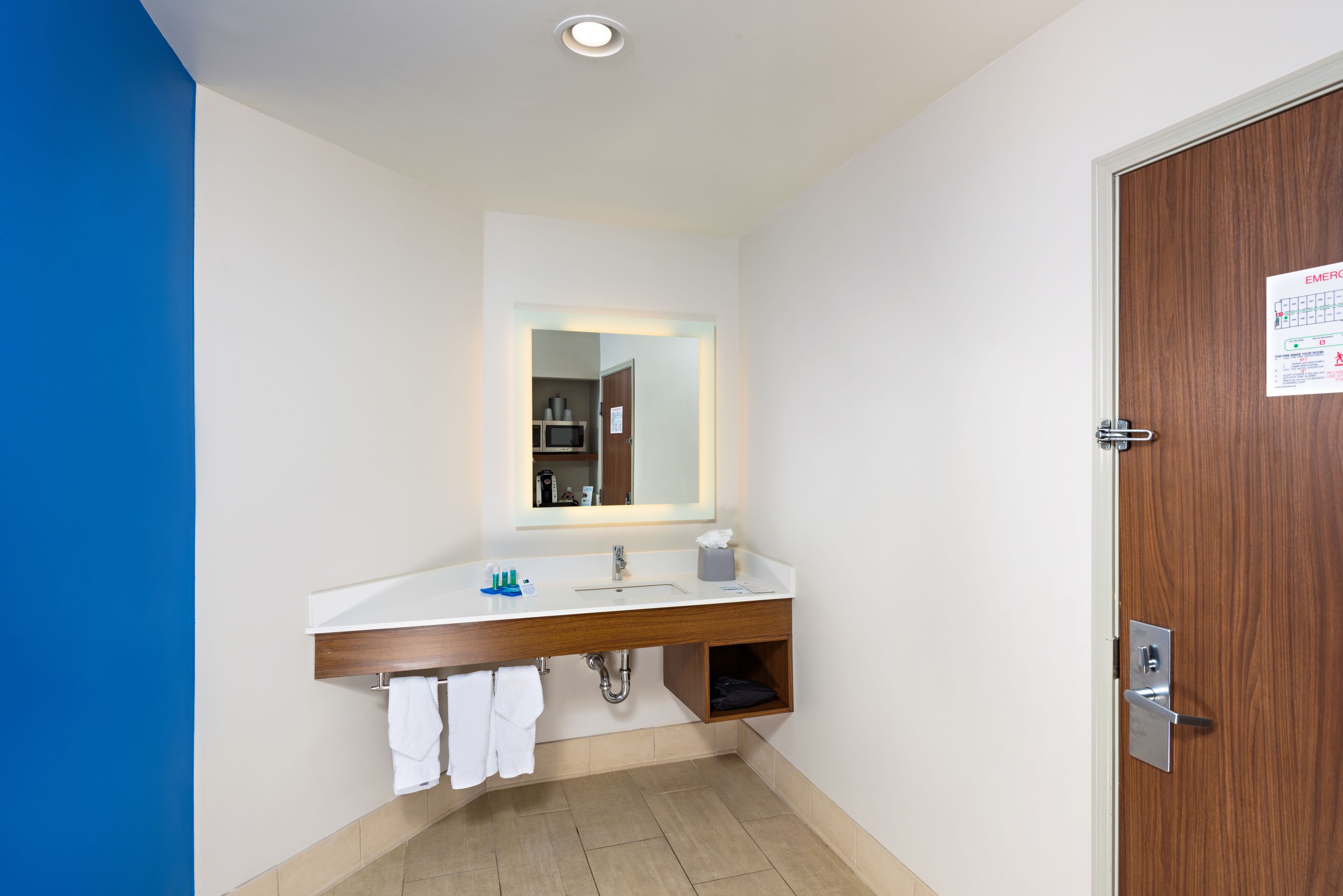 Holiday Inn Express & Suites Peoria North Glendale