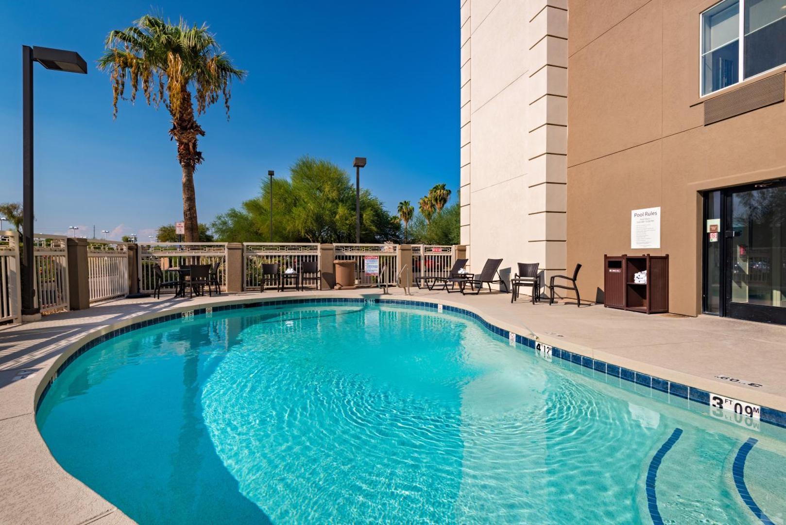 Holiday Inn Express & Suites Peoria North Glendale