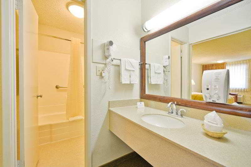 Extend-a-Suites - Phoenix Airport
